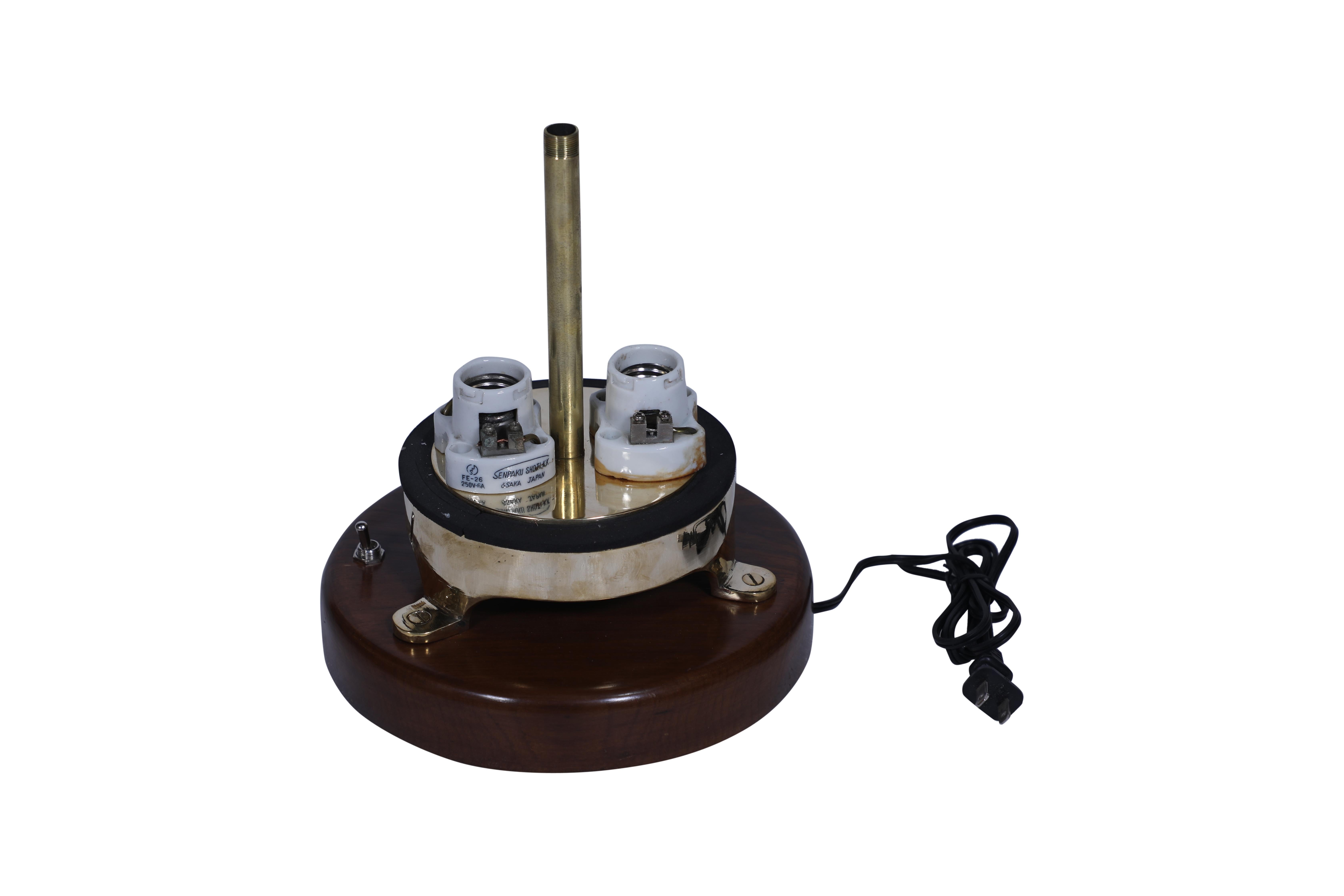 Pareja de luces de poste náuticas de latón con lente de Fresnel siglo XX en venta