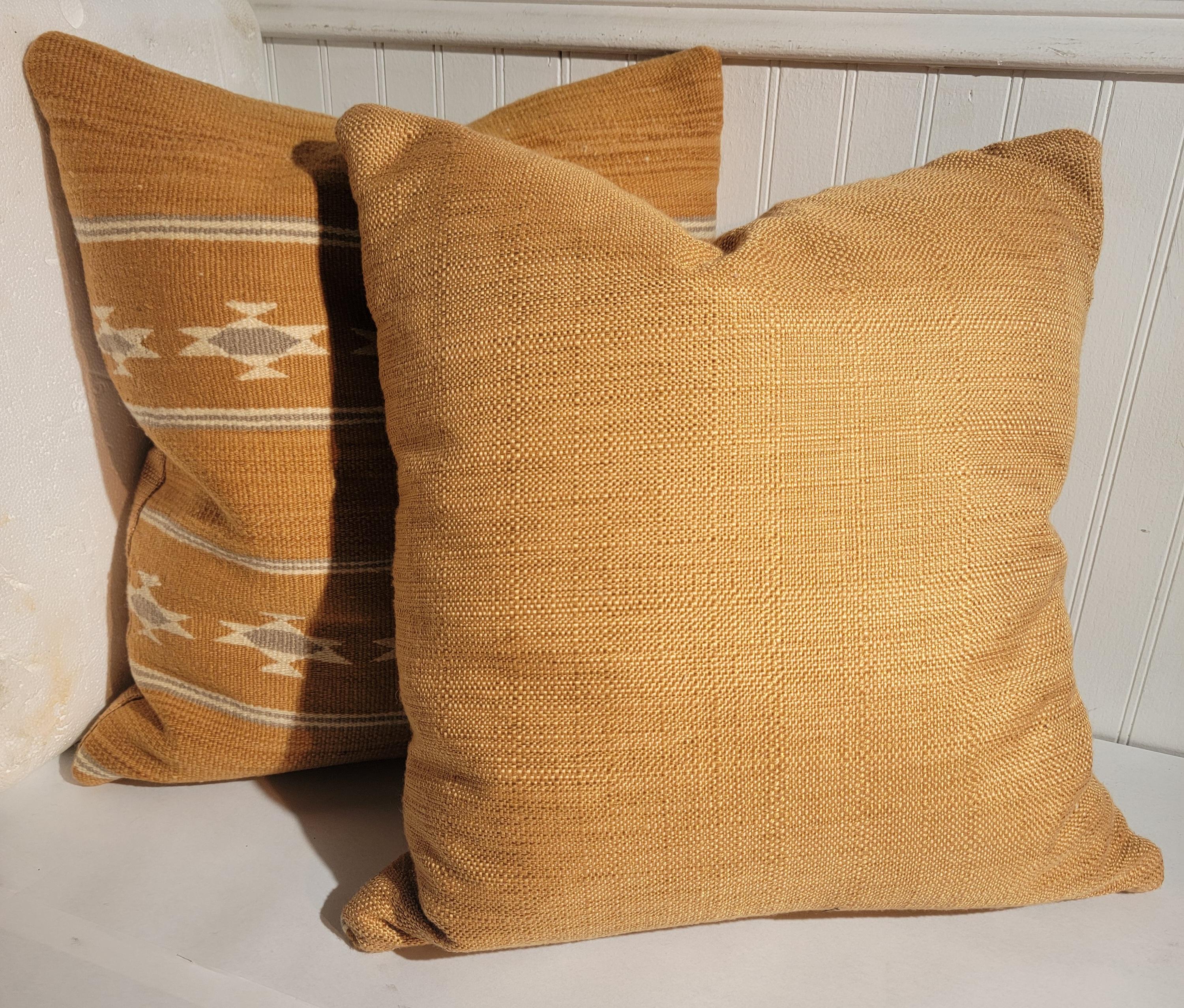 Pair of Navajo Chinle Pillows  In Good Condition For Sale In Los Angeles, CA