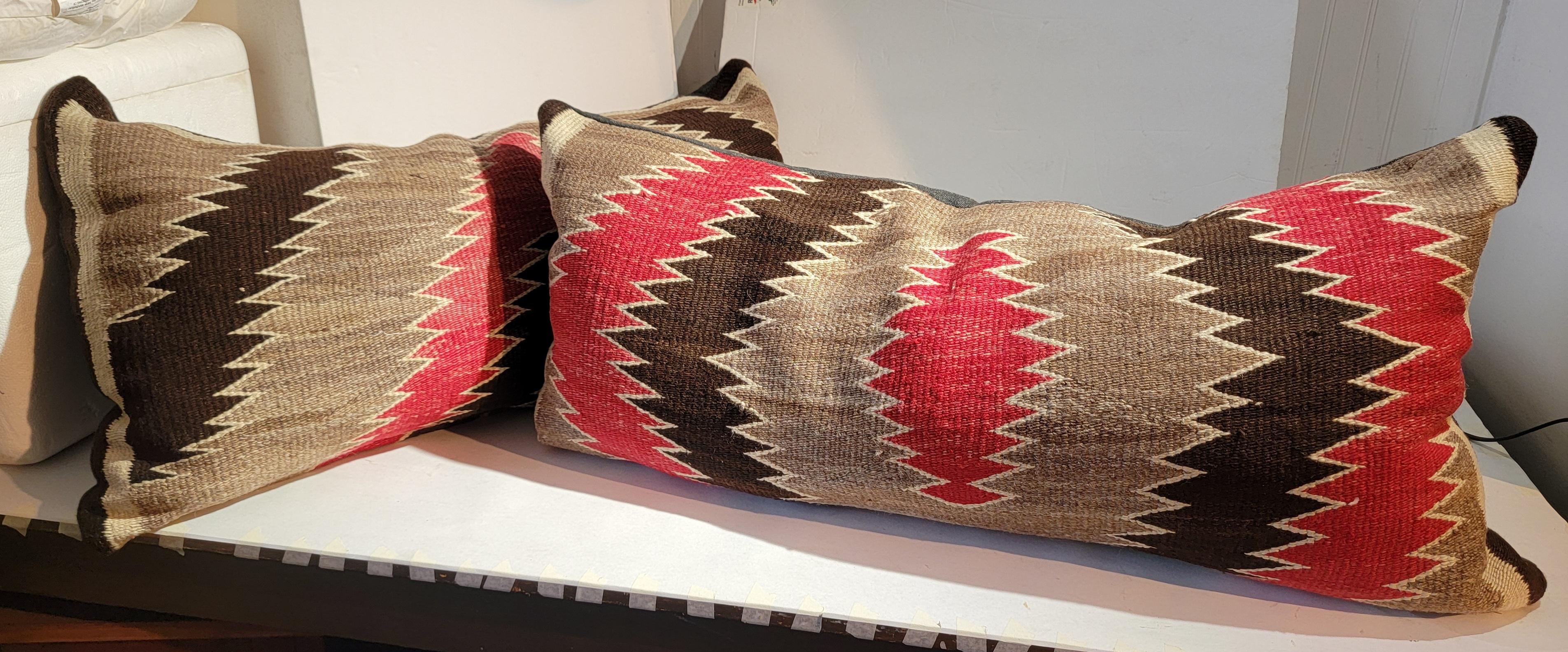 Coppia di cuscini Bolsters a tessitura indiana Navajo -2 in vendita 2