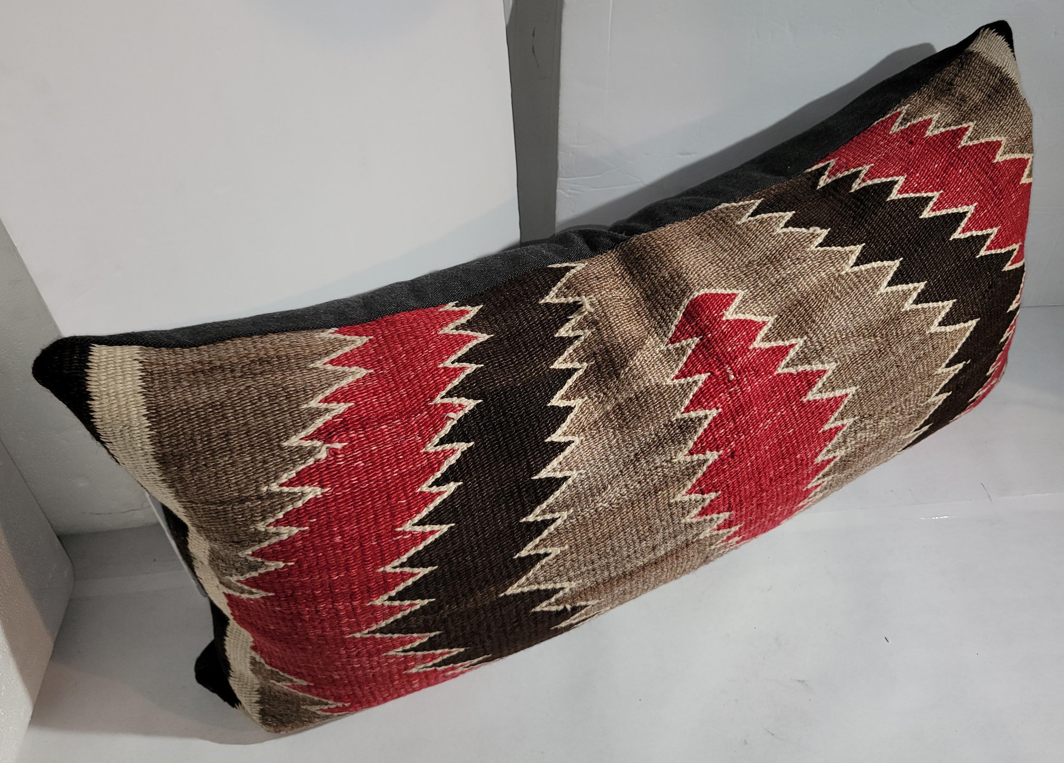 Coppia di cuscini Bolsters a tessitura indiana Navajo -2 in vendita 1