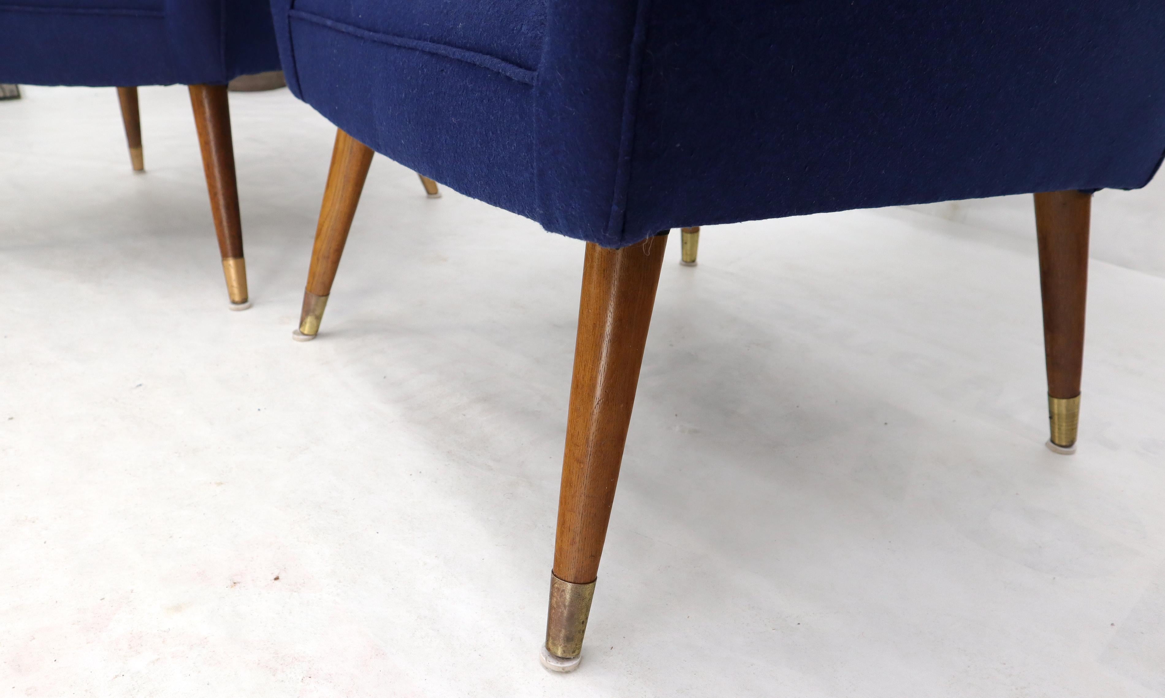 20th Century Pair of Navy Blue Mid-Century Modern Lounge Arm Chairs on Tapered Dowel Legs For Sale