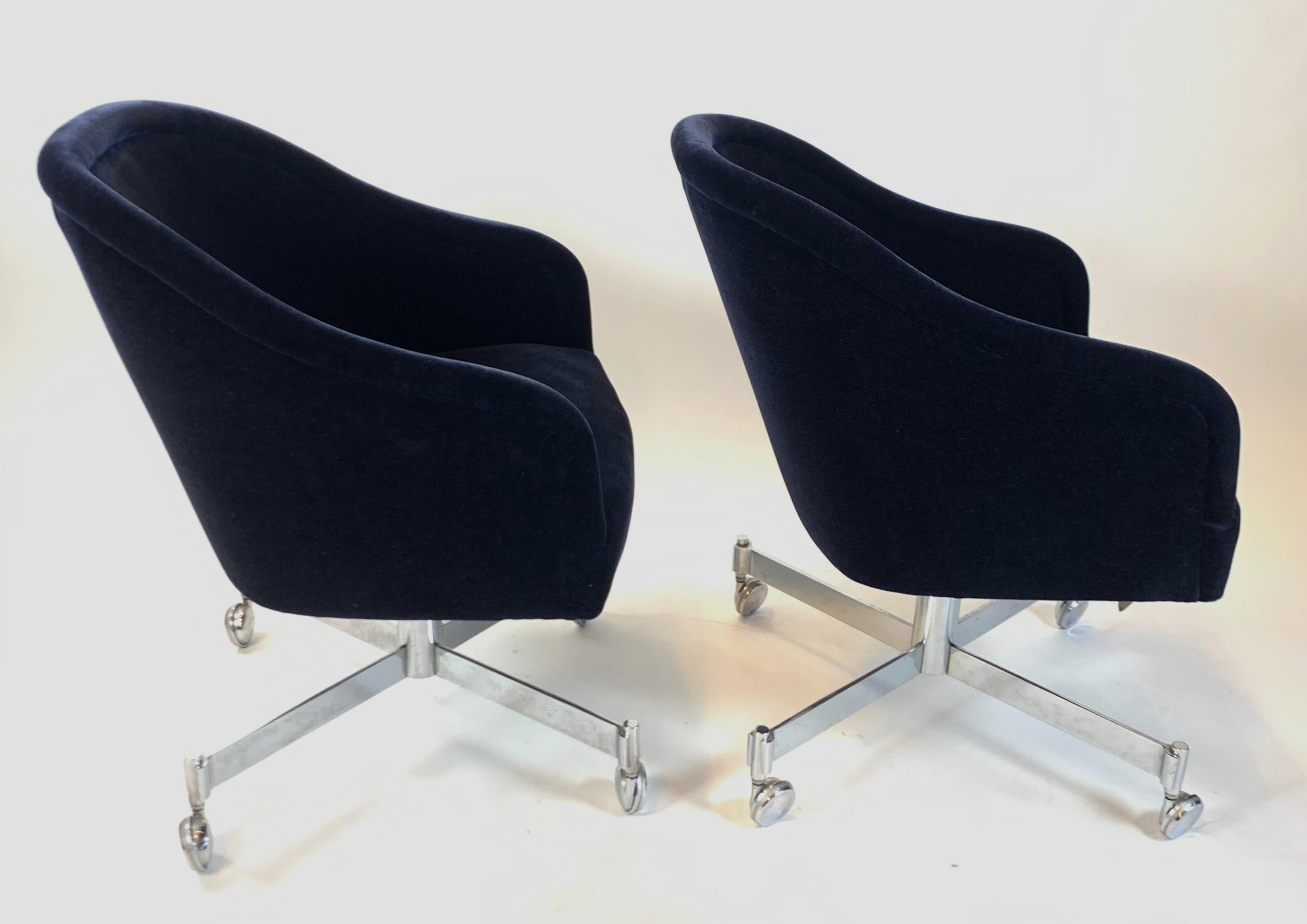 Stunning reclining Executive swivel chair by Ward Bennett for Brickel. The chair is in beautiful original condition. The chrome base and slimline casters are also in excellent condition. The chair also tilts and is height adjustable.