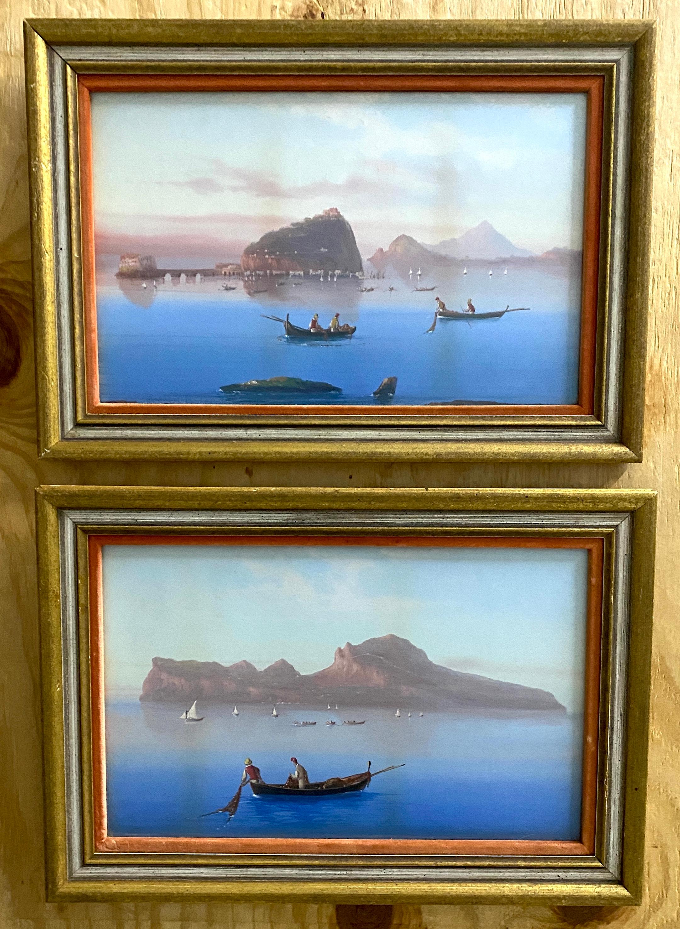 Paar neapolitanische Grand Tour Gouachen Neapels Bucht & Vesuv- Größer
Italien, ca. 1850

Ein fesselndes Paar neapolitanischer Grand-Tour-Gemälde, die in den 1850er Jahren in Italien entstanden sind. Diese exquisiten Kunstwerke bieten atemberaubende