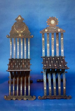 Paire de chaises de scribe proches de la Syrie