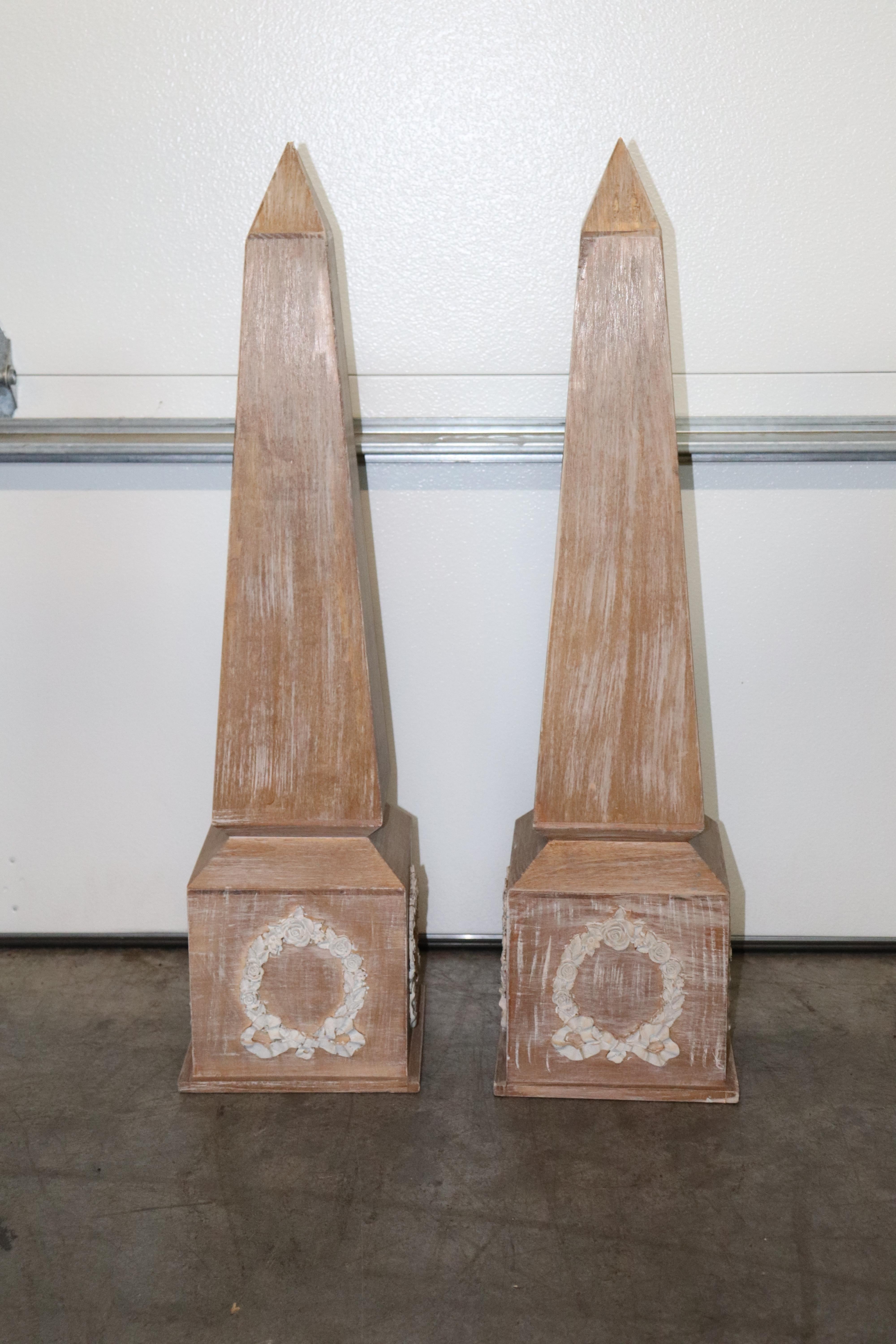Mid-20th Century Pair of Neary Cerused Oak Carved Gesso French Obelisks For Sale