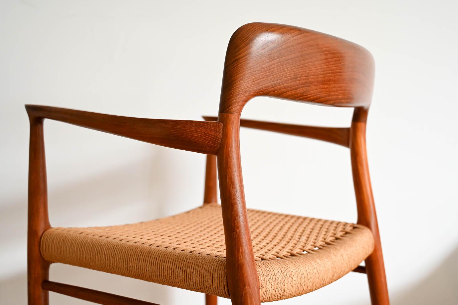 Milieu du XXe siècle Paire de fauteuils Neils Moller modèle 77, vers 1960