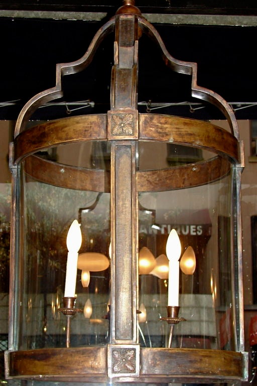 Français Paire de lanternes néoclassiques en bronze, vendues individuellement en vente