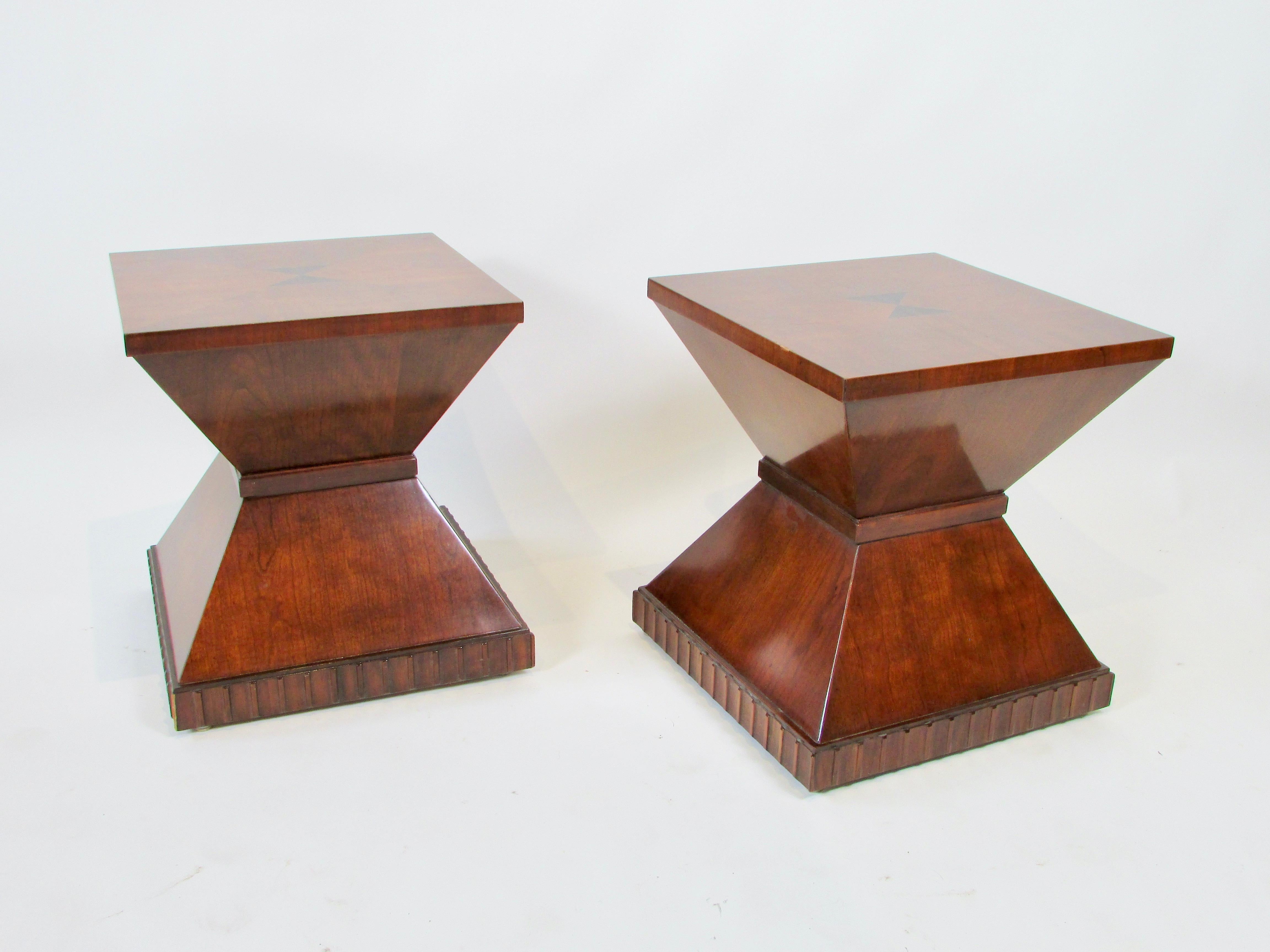 20th Century Pair of Neo Classic Henredon square side tables with scallop edge base For Sale