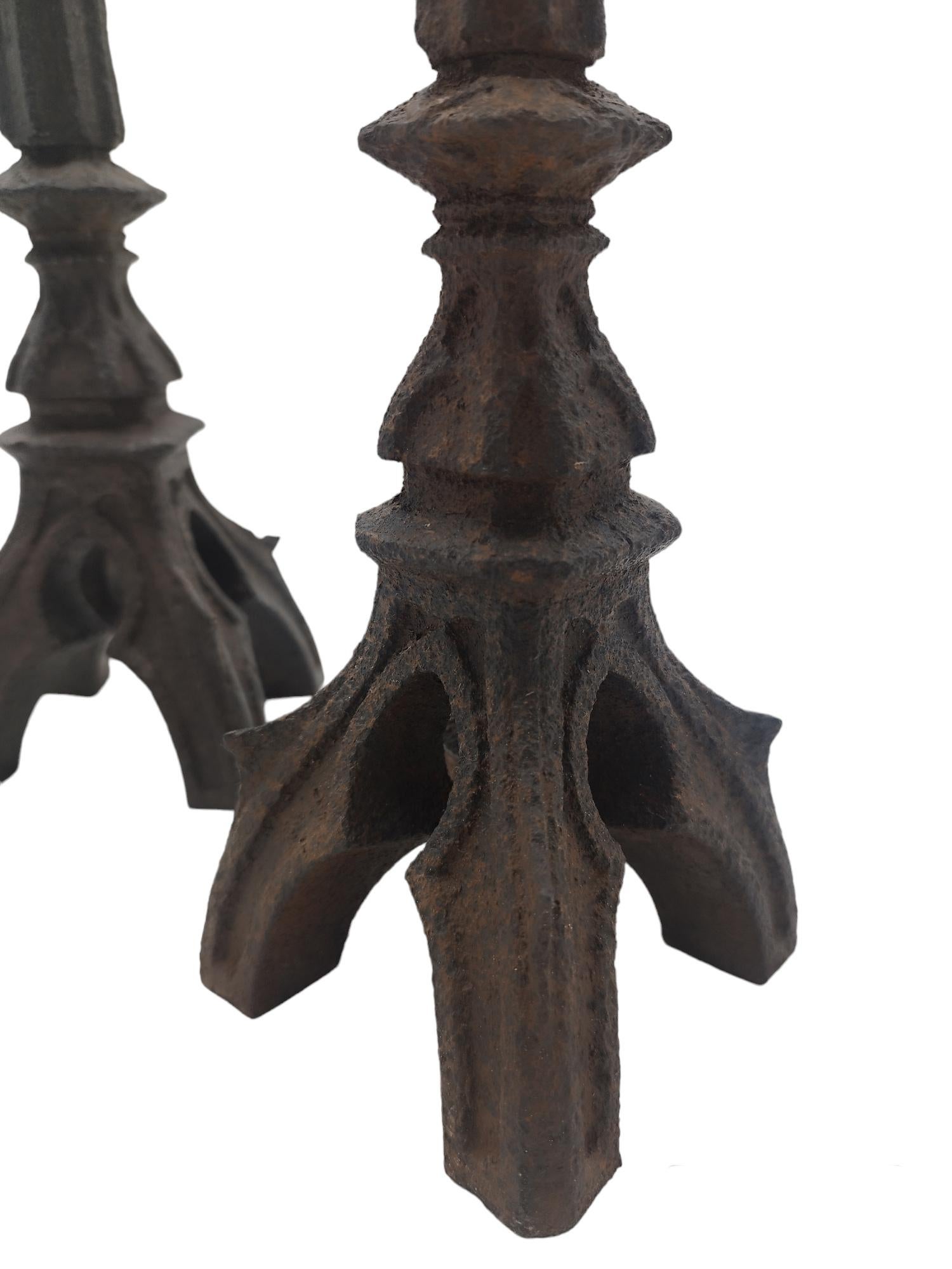 Pair of Neo-Gothic Iron Altar Candlesticks, Italy, 19th century In Good Condition For Sale In Naples, IT