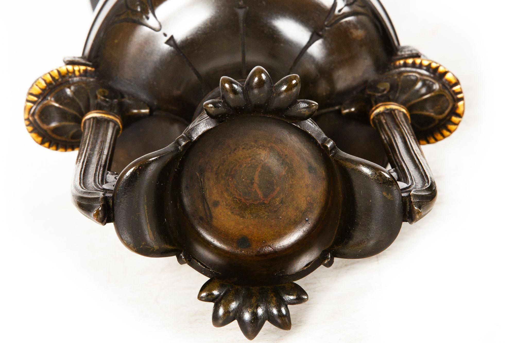 Pair of Neo-Greco Bronze and Marble Urns Vases with Candlestick circa 1880 in vendita 7