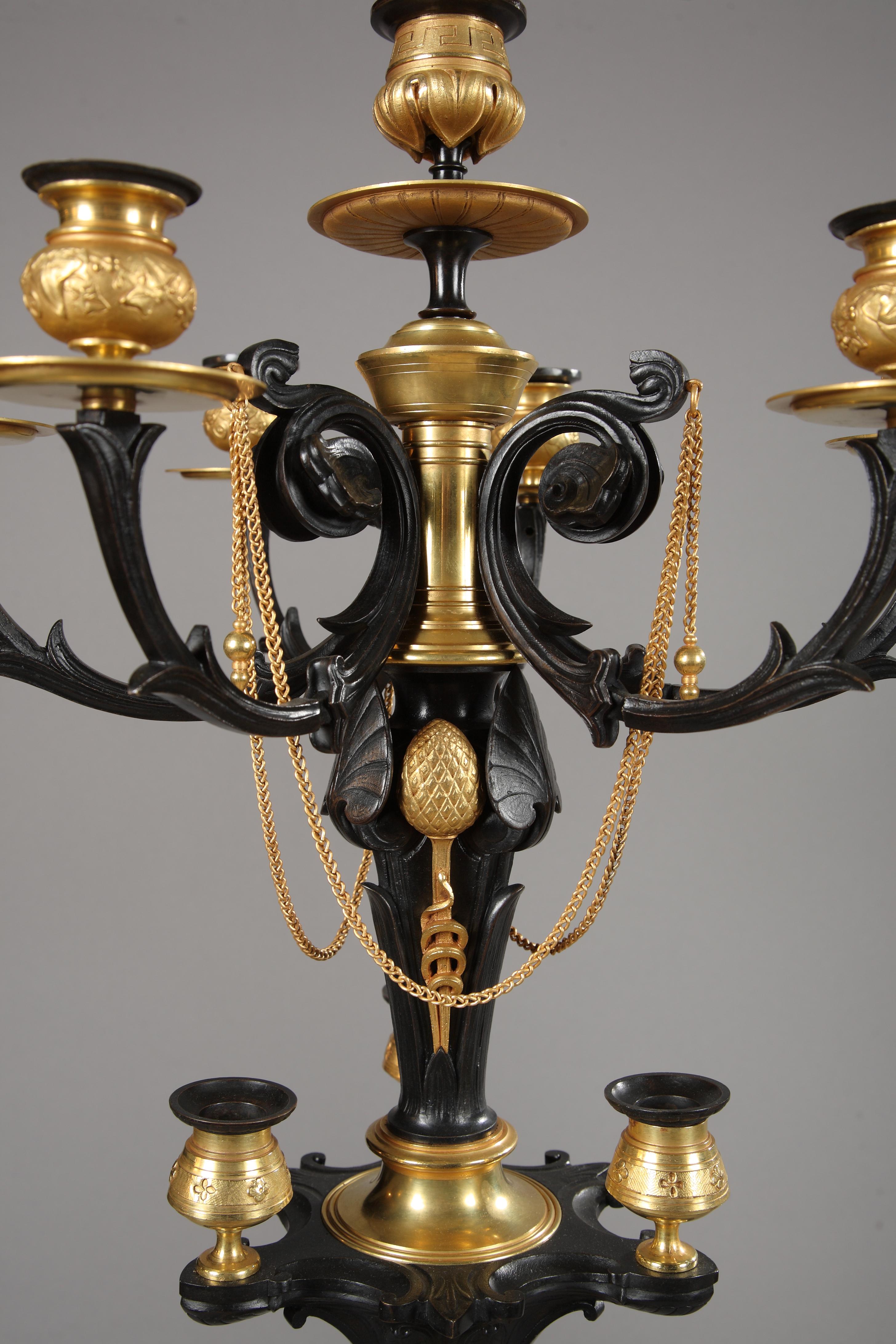Pareja de candelabros neogriegos de bronce atribuidos a G.Servant, Francia, circa 1870 Renacimiento griego en venta
