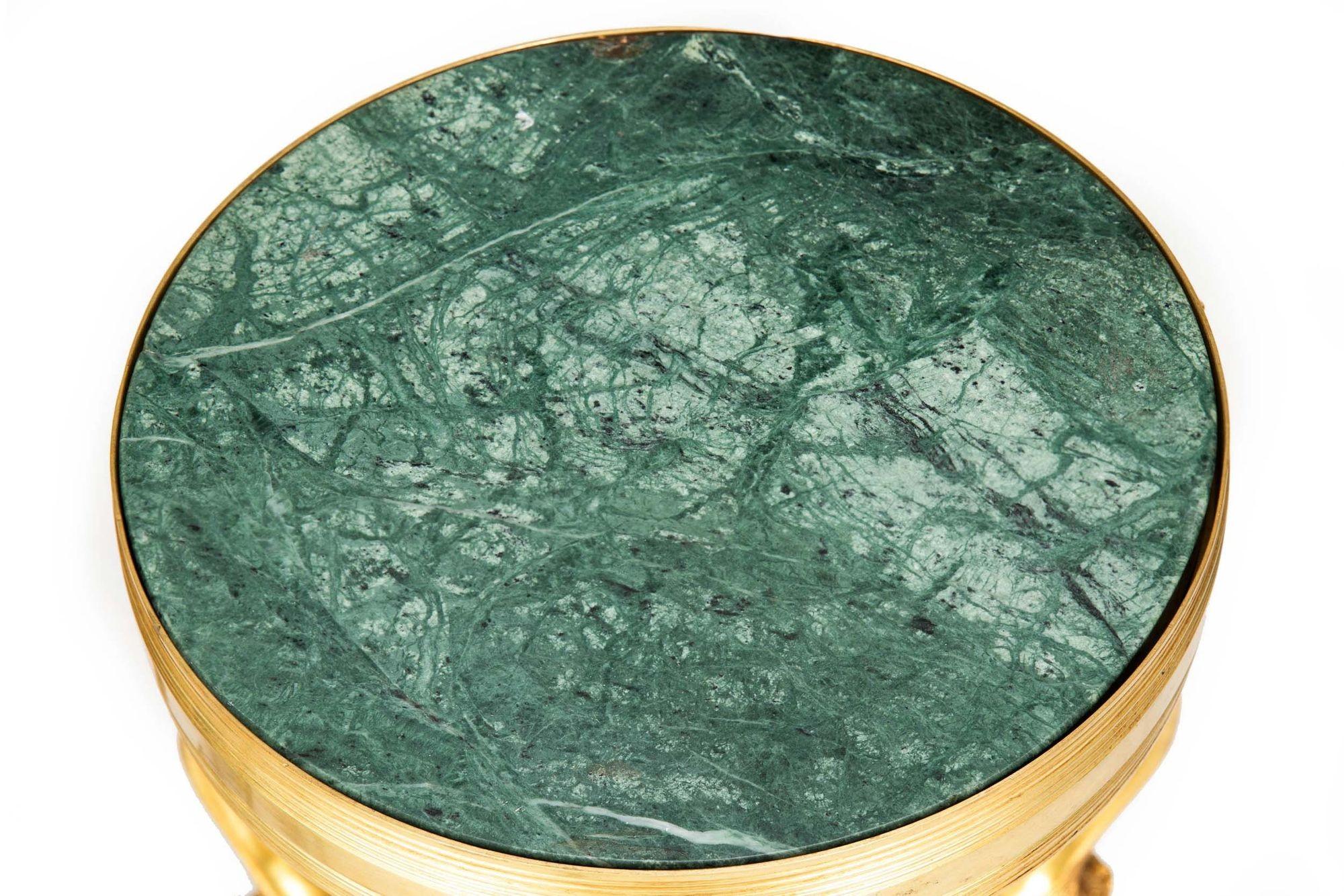Laiton Paire de tables d'appoint néo-pompéiennes en laiton et marbre Greene & Greene Gueridon en vente