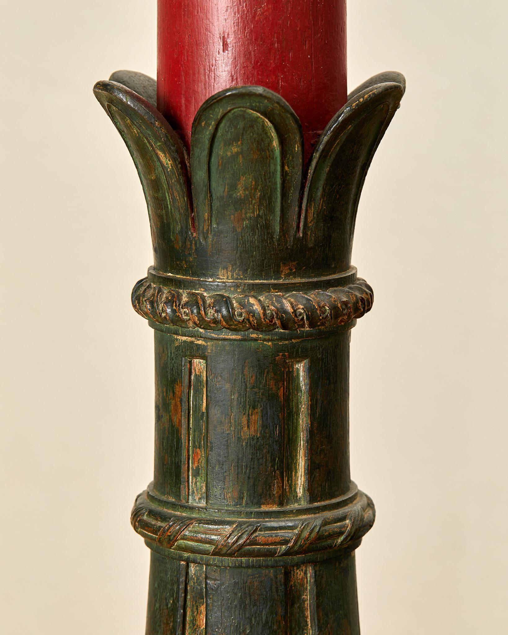 Pareja de peanas esculpidas neopompeyanas,  madera pintada y dorada,  hacia 1880. en Bueno estado para la venta en Nice, Cote d' Azur