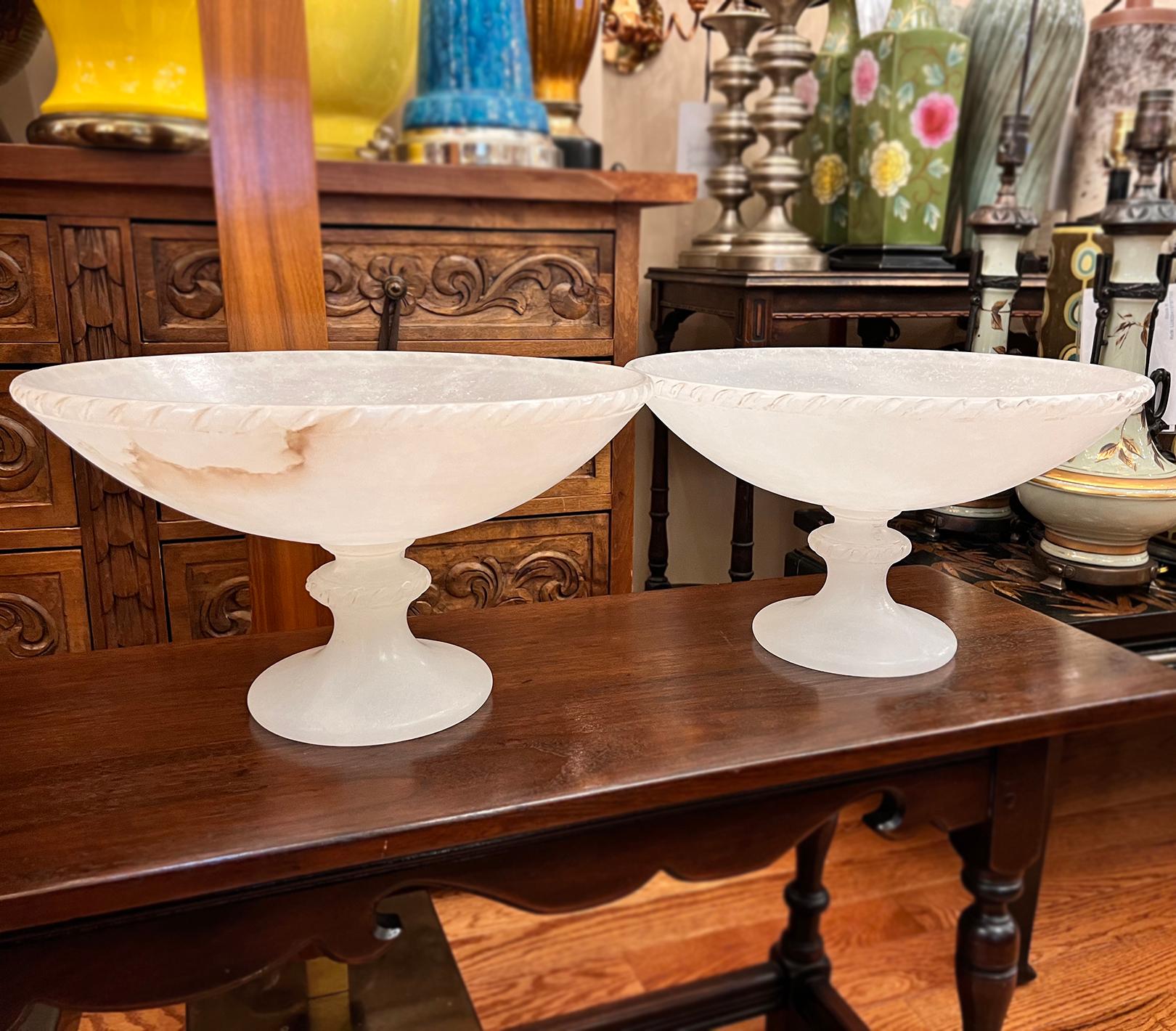 Early 20th Century Pair of Neoclassic Alabaster Tazzas