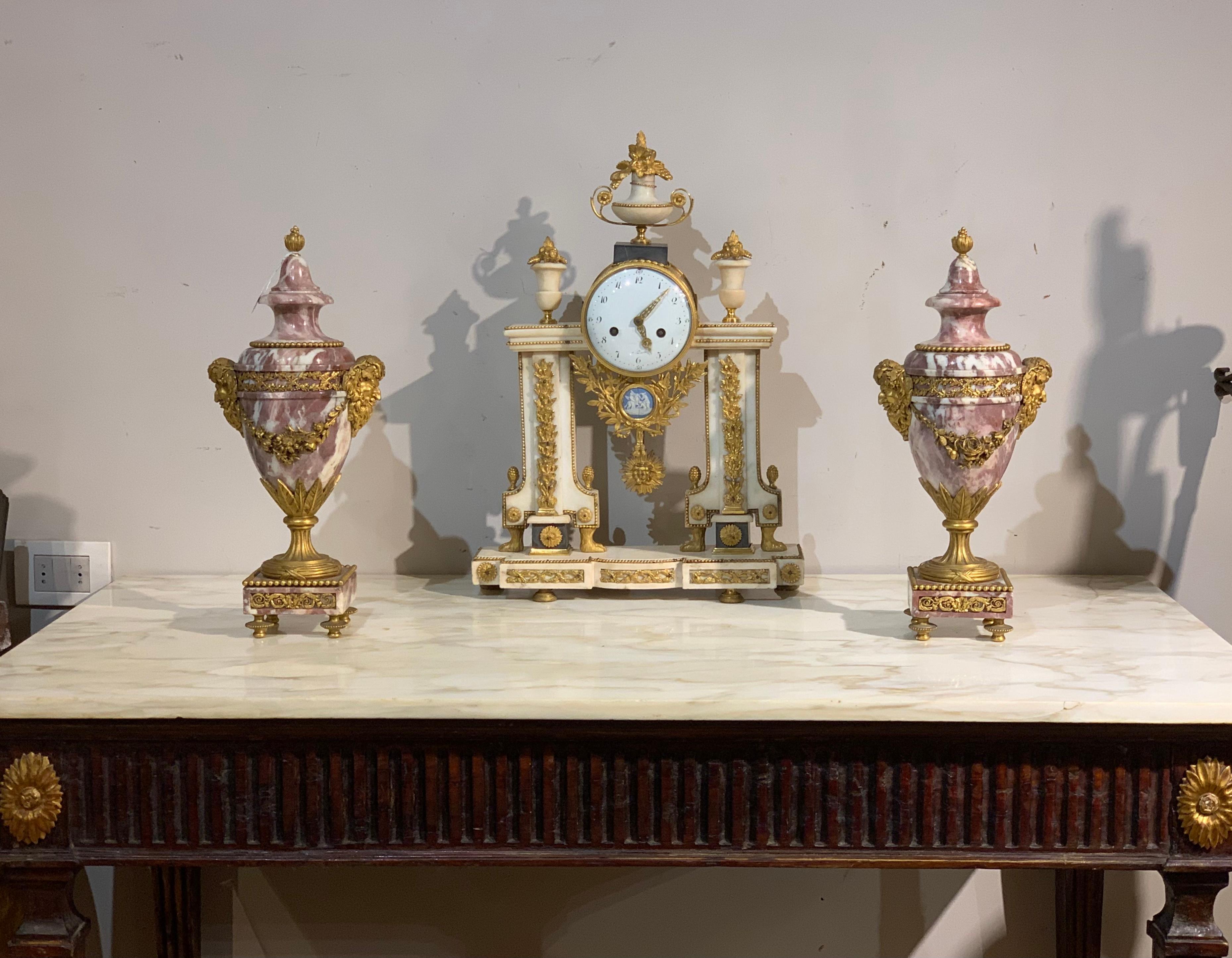 Louis XVI Pair of Neoclassic Paris Marble Vase