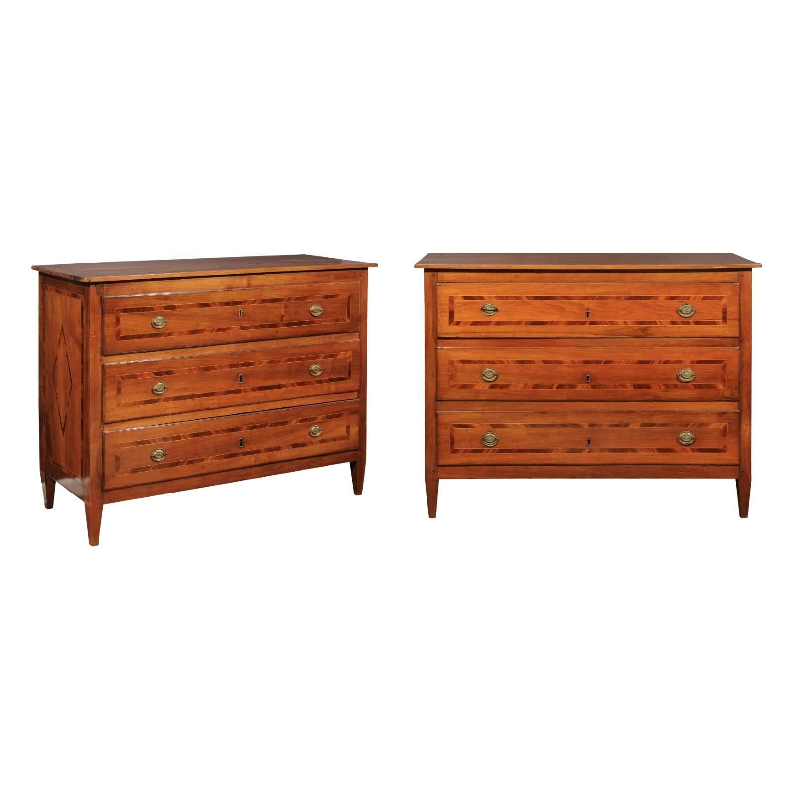 Pair of Neoclassical 1790s Italian Walnut Commodes with Diamond Inlaid Décor