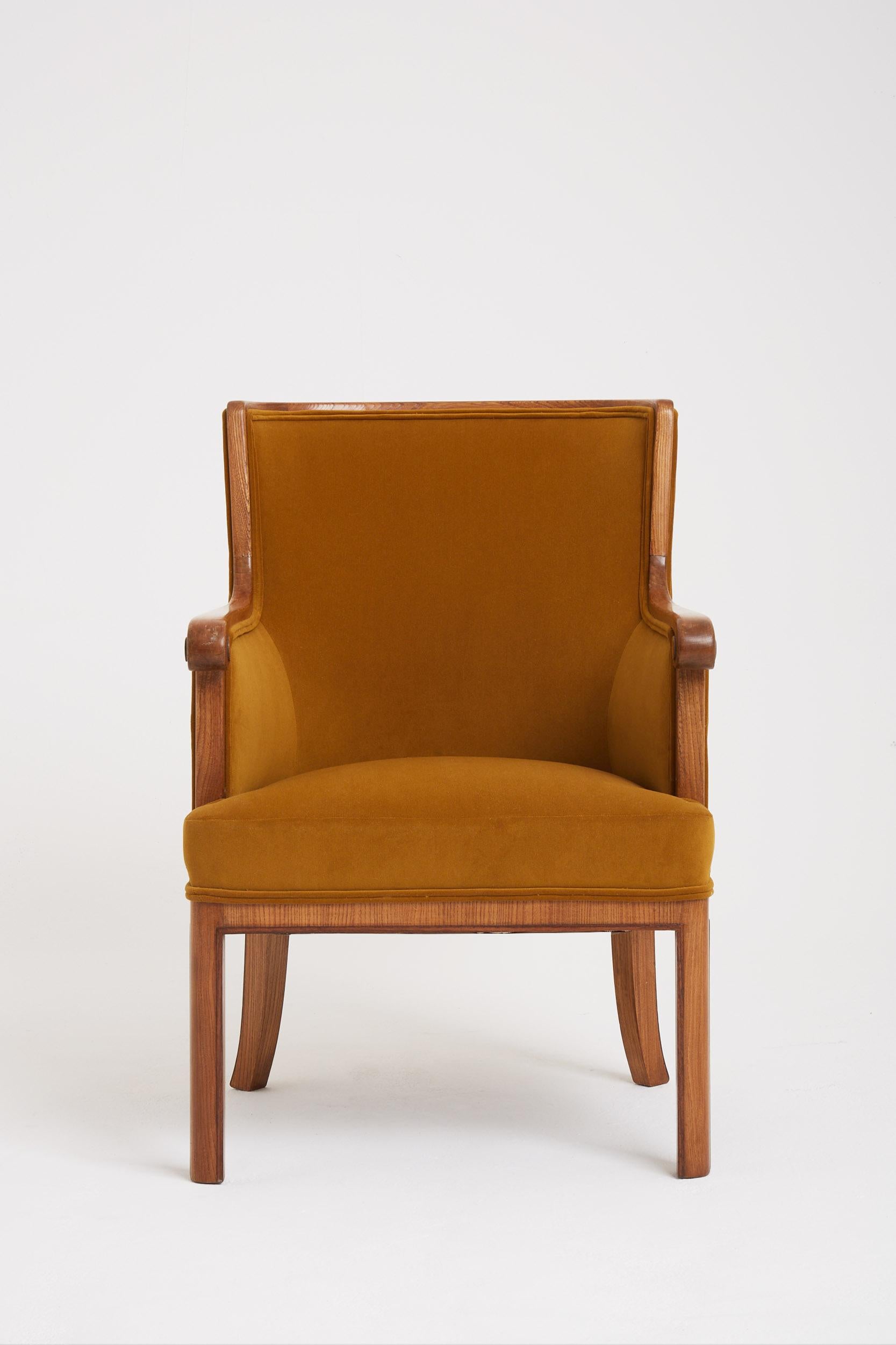 Pair of Neoclassical 1940s Armchairs In Good Condition In London, GB