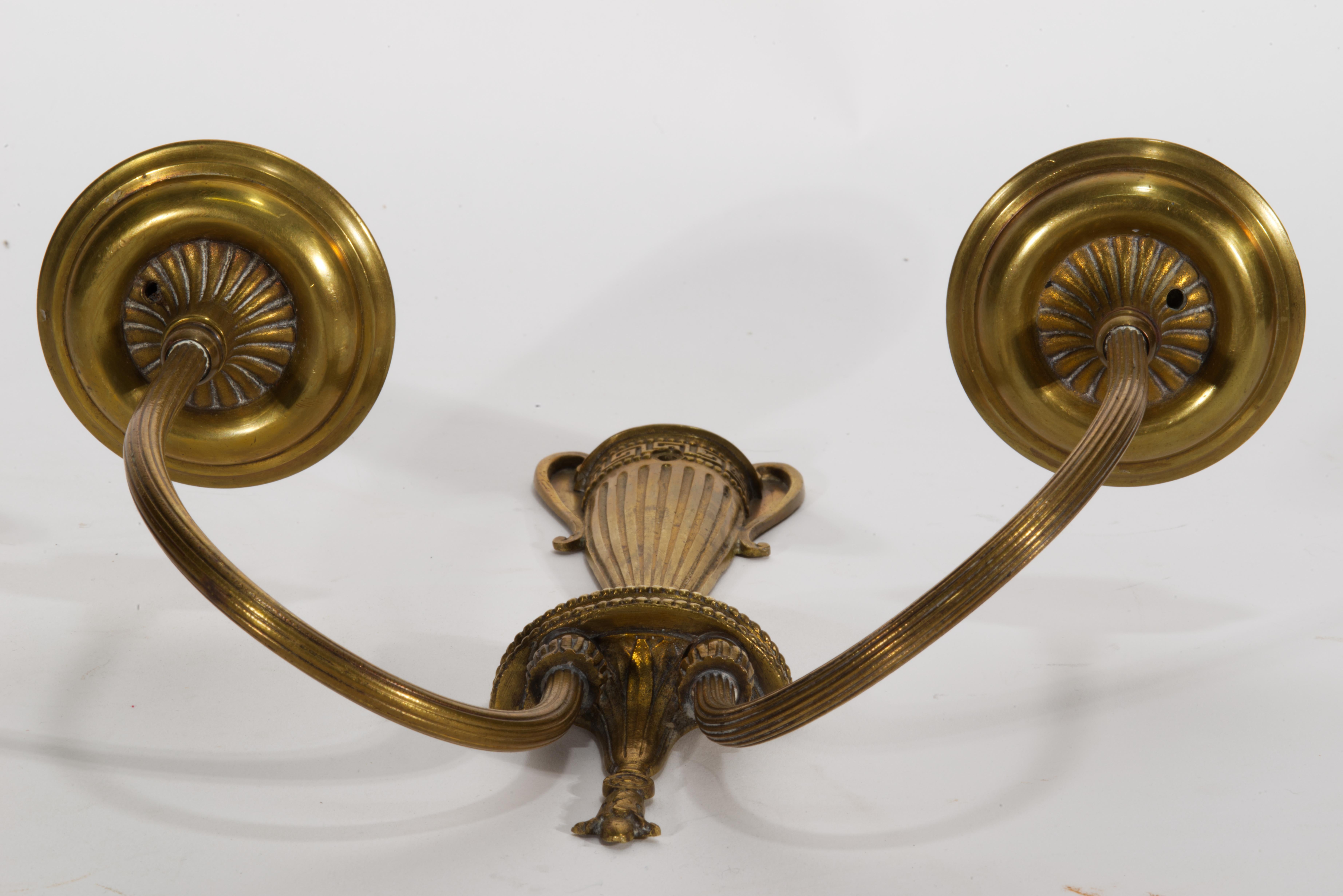 Pair of Neoclassical American Bronze Sconces, Double Arms, 1900s-1920s For Sale 4