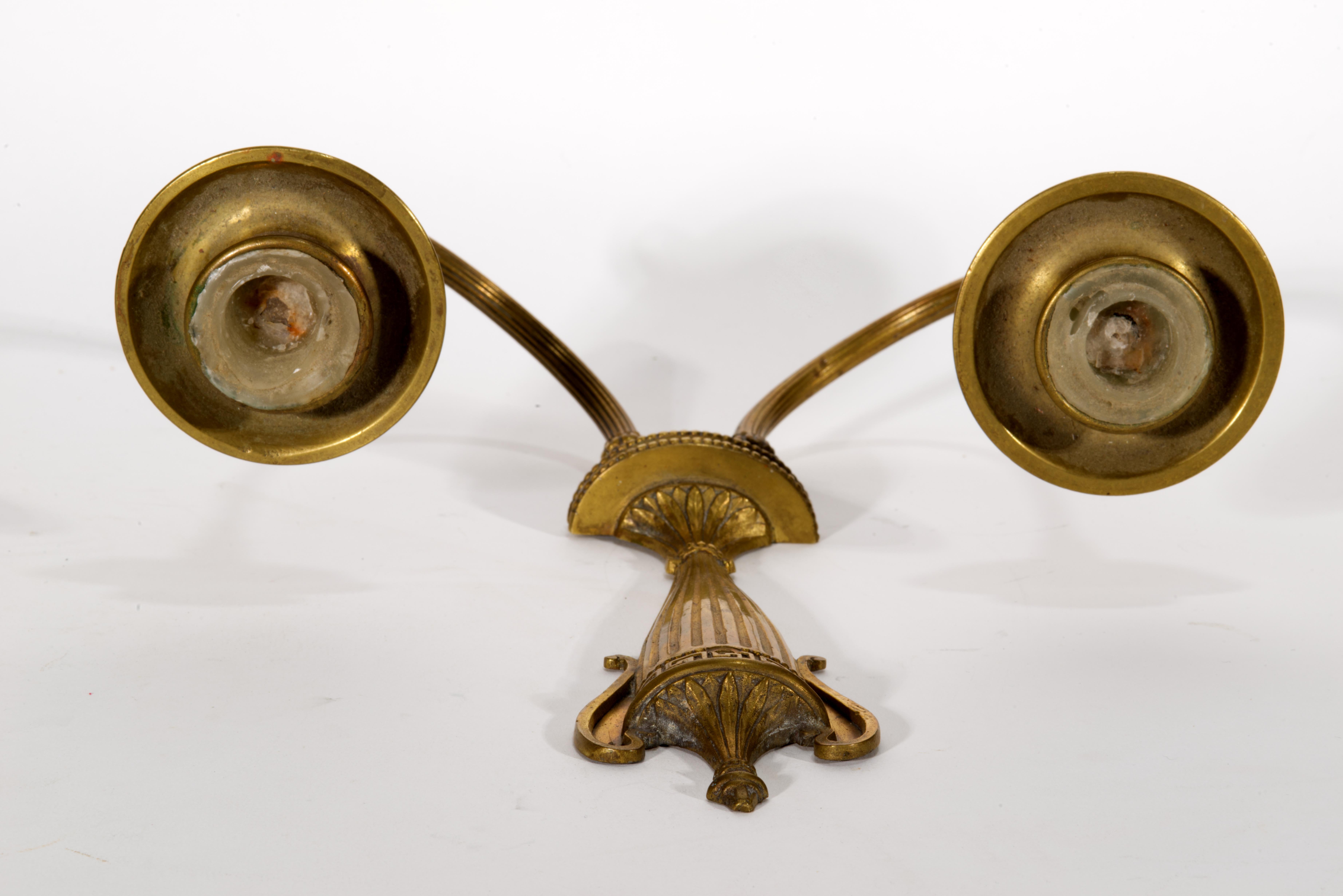 Pair of Neoclassical American Bronze Sconces, Double Arms, 1900s-1920s For Sale 5
