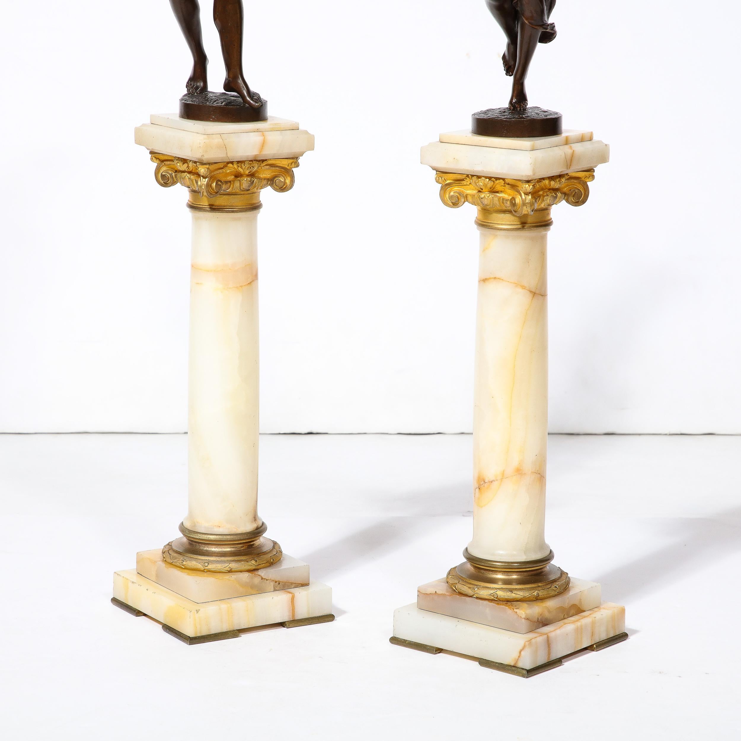 Début du 20ème siècle Paire de sculptures néoclassiques de Bacchantes en bronze signé Ernest Rancoulet en vente