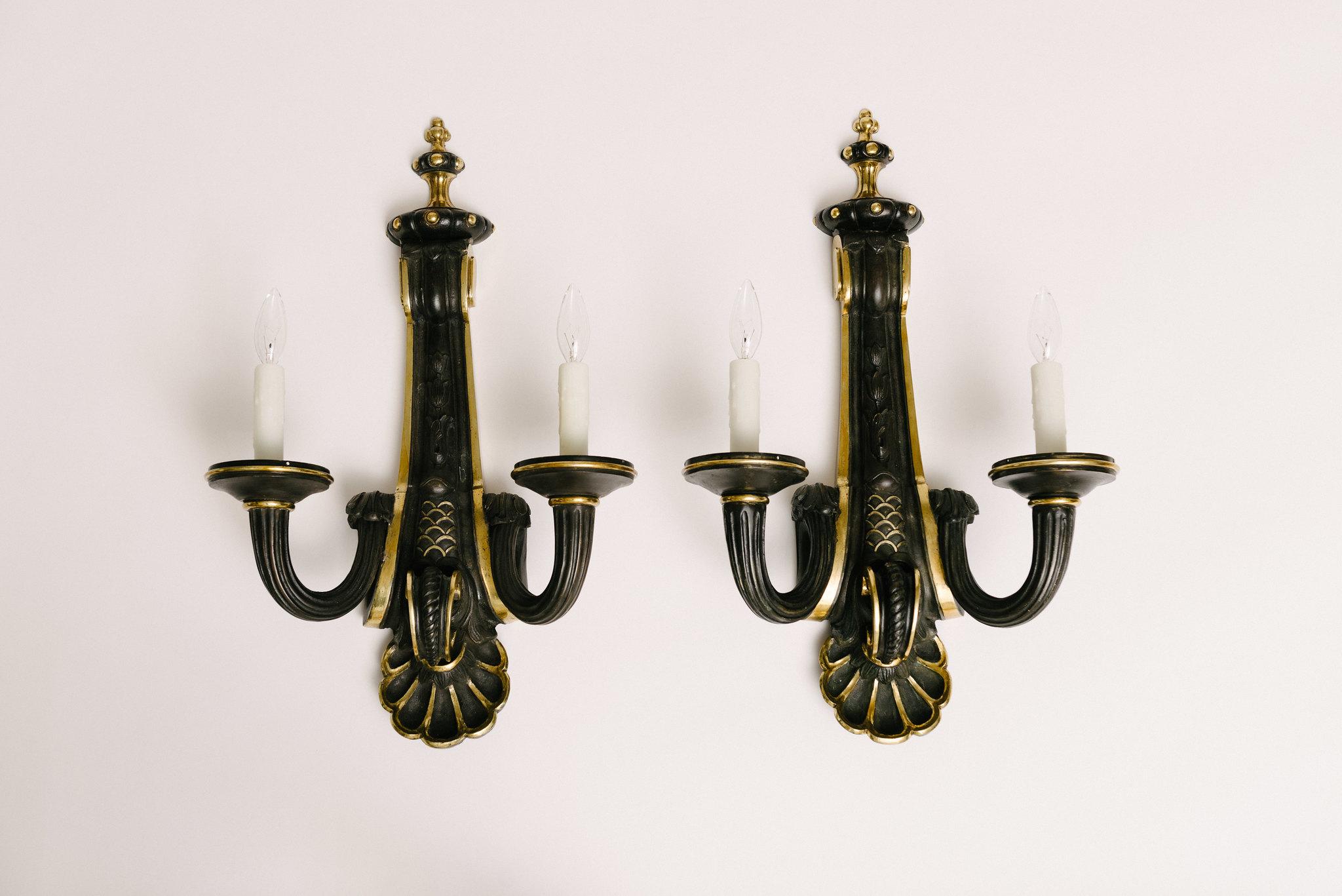 Pair of Neoclassical Black Patinated Bronze Sconces In Good Condition For Sale In Houston, TX