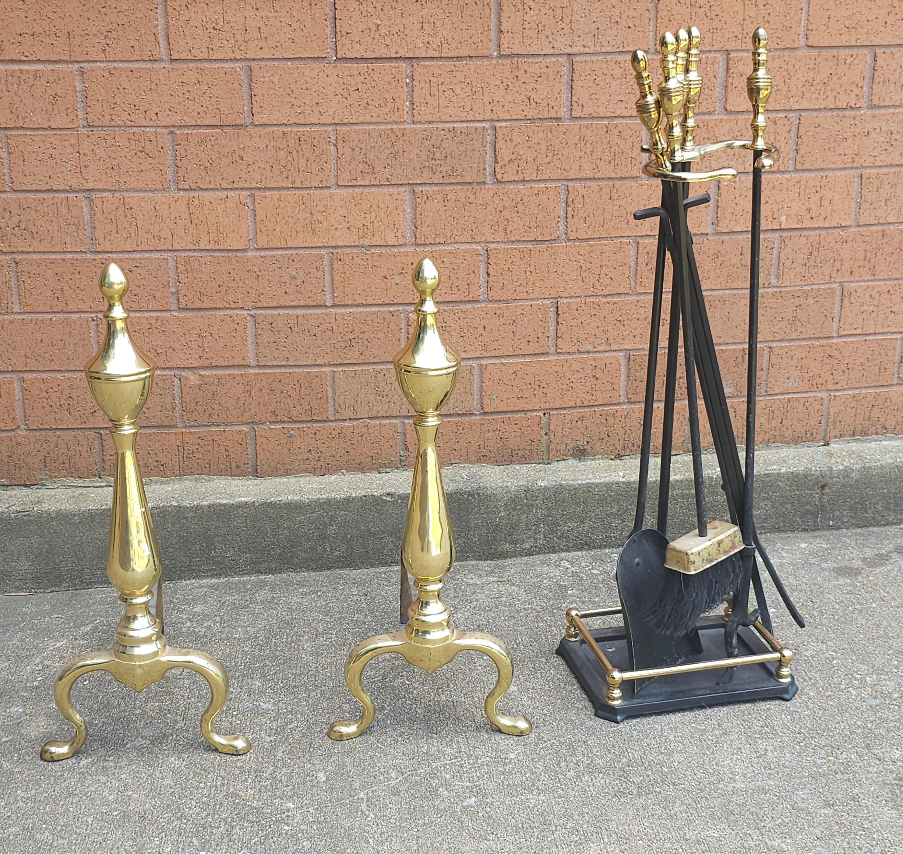 Set di attrezzi da camino in ottone e ferro del XX secolo neoclassico In condizioni buone in vendita a Germantown, MD