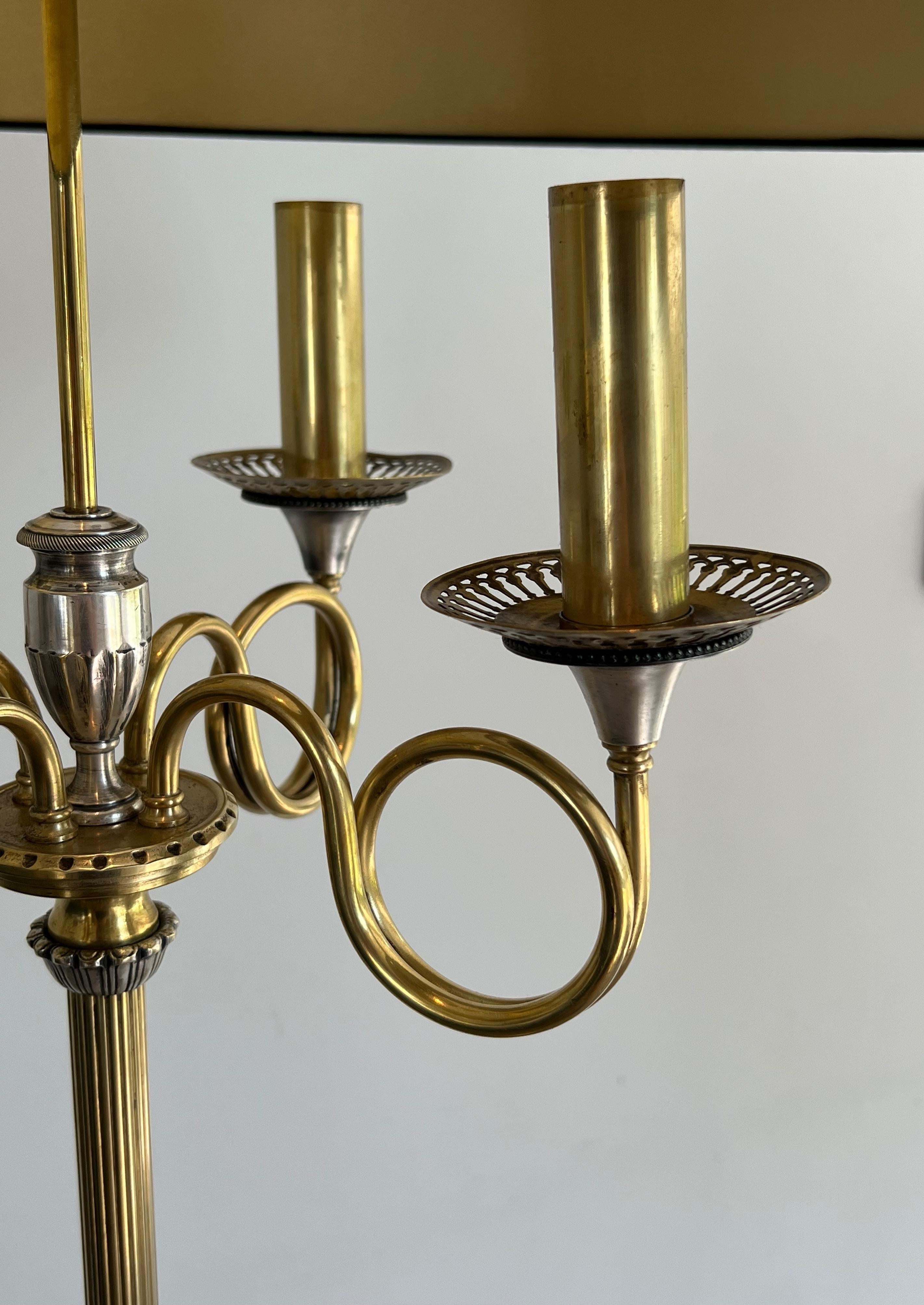 Paire de lampadaires néoclassiques en acier brossé et laiton dans le style de M. Charles en vente 2