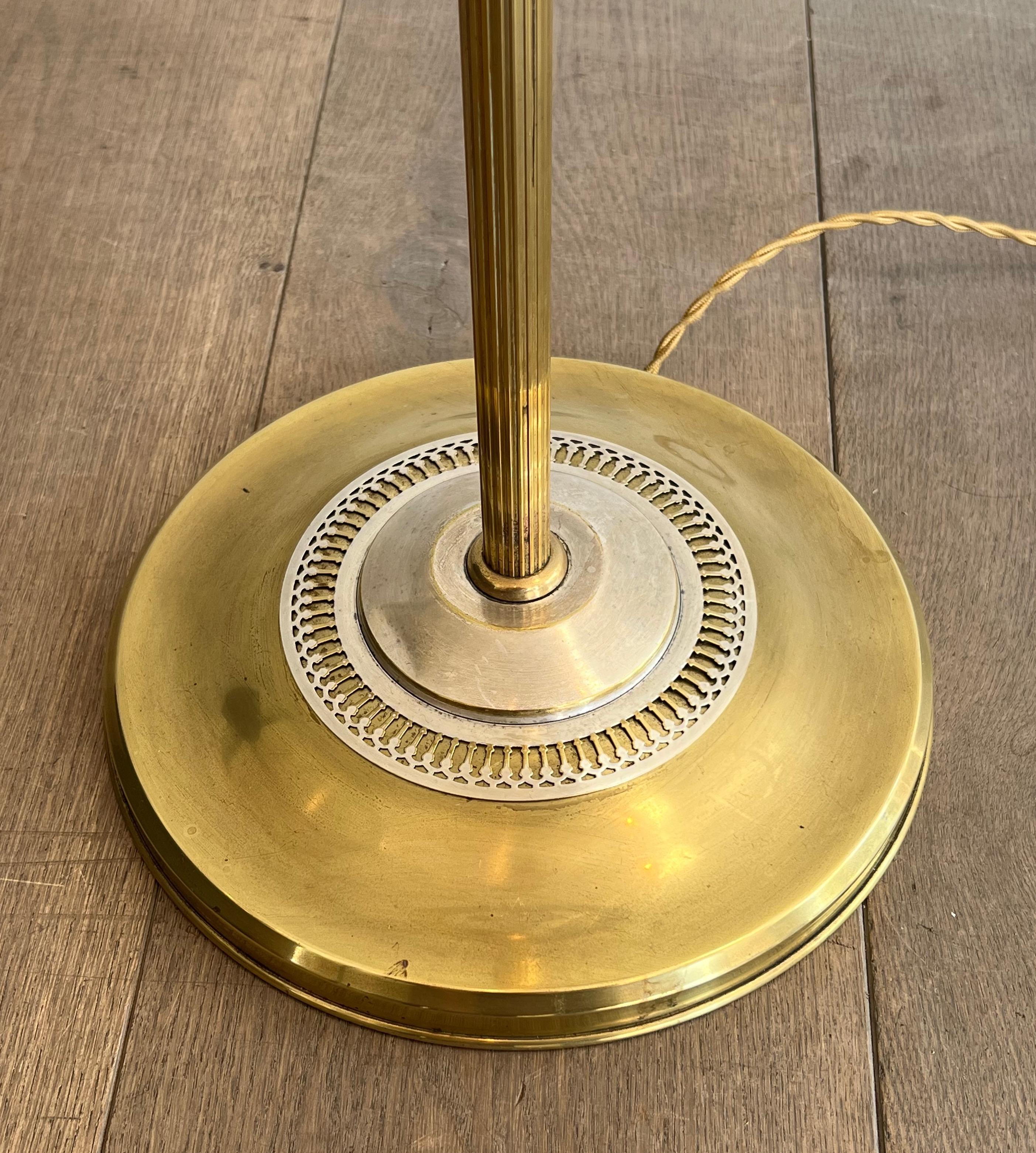 Paire de lampadaires néoclassiques en acier brossé et laiton dans le style de M. Charles en vente 3