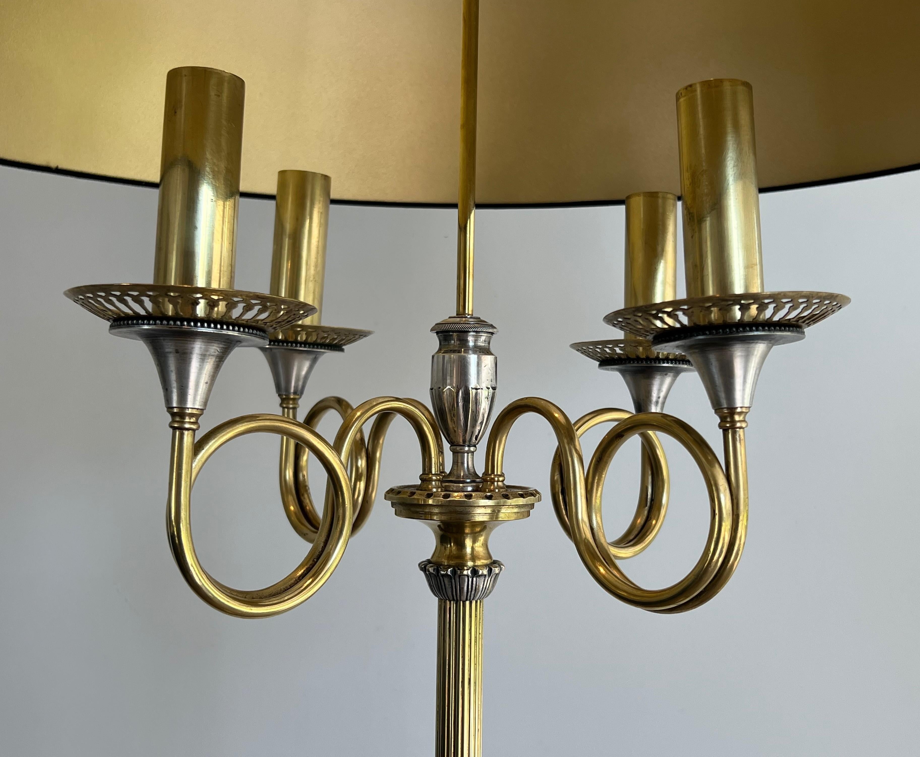 Paire de lampadaires néoclassiques en acier brossé et laiton dans le style de M. Charles en vente 5