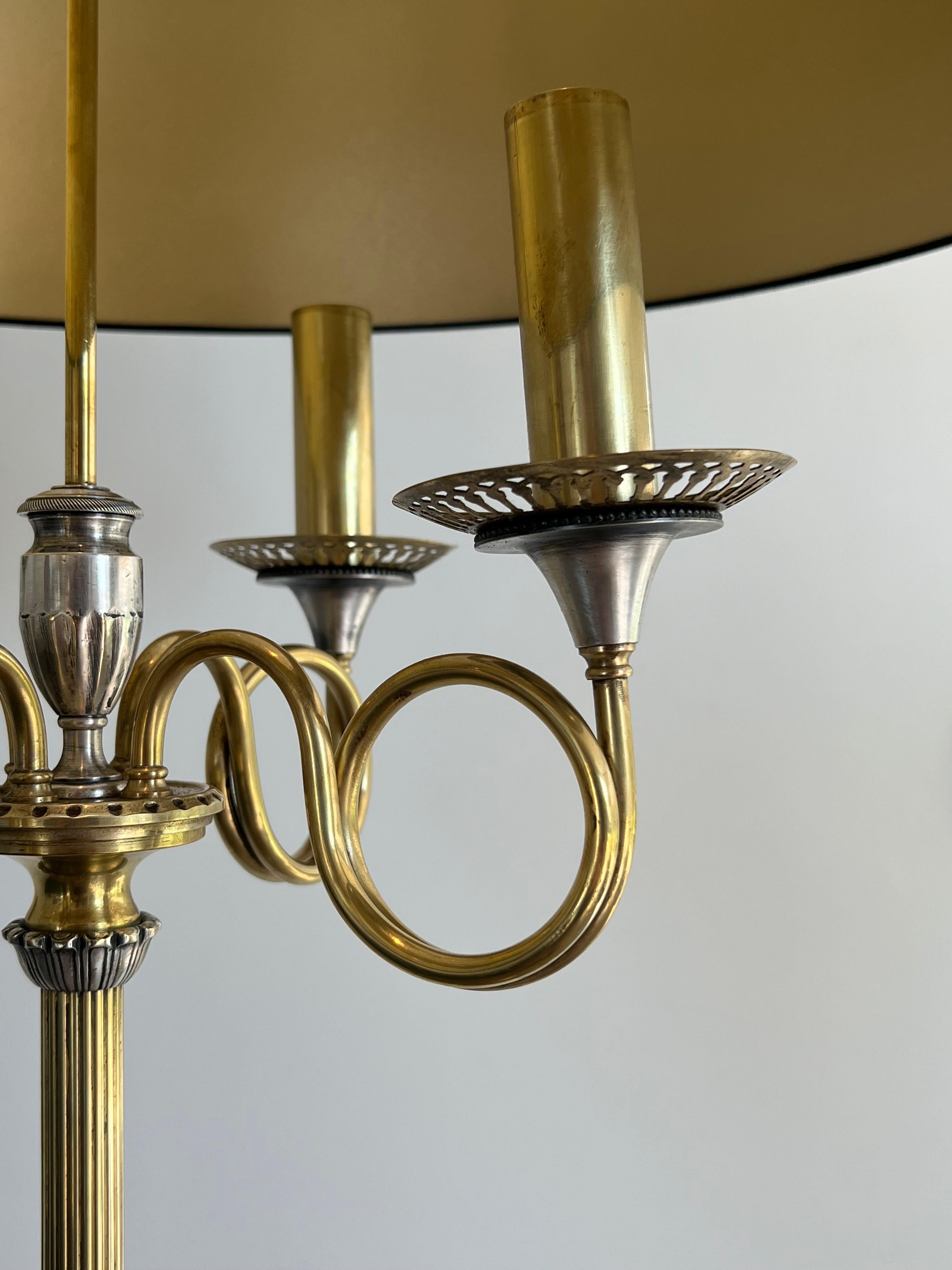 Paire de lampadaires néoclassiques en acier brossé et laiton dans le style de M. Charles en vente 8