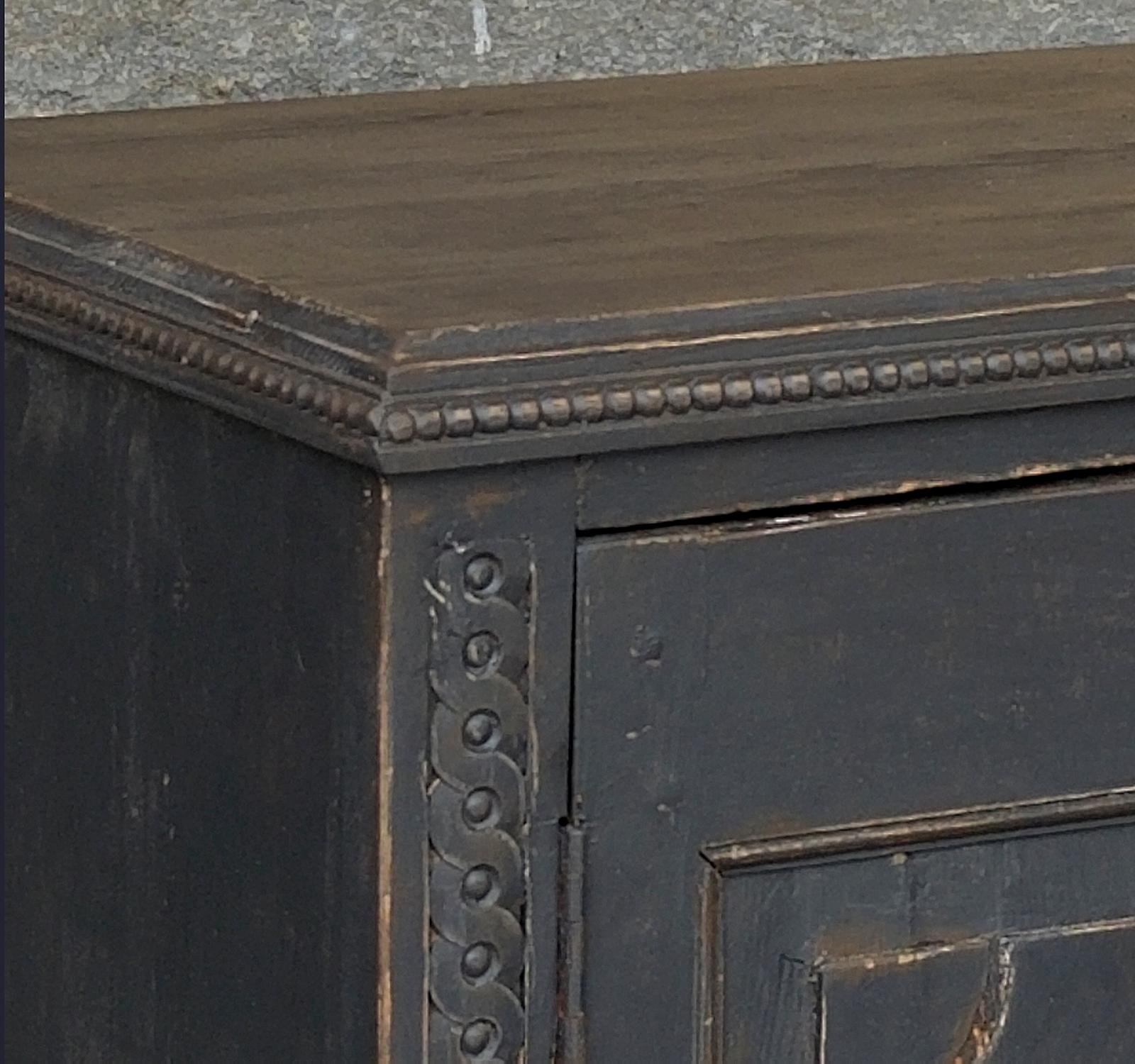 Pair of Neoclassical Cabinets In Good Condition In Great Barrington, MA