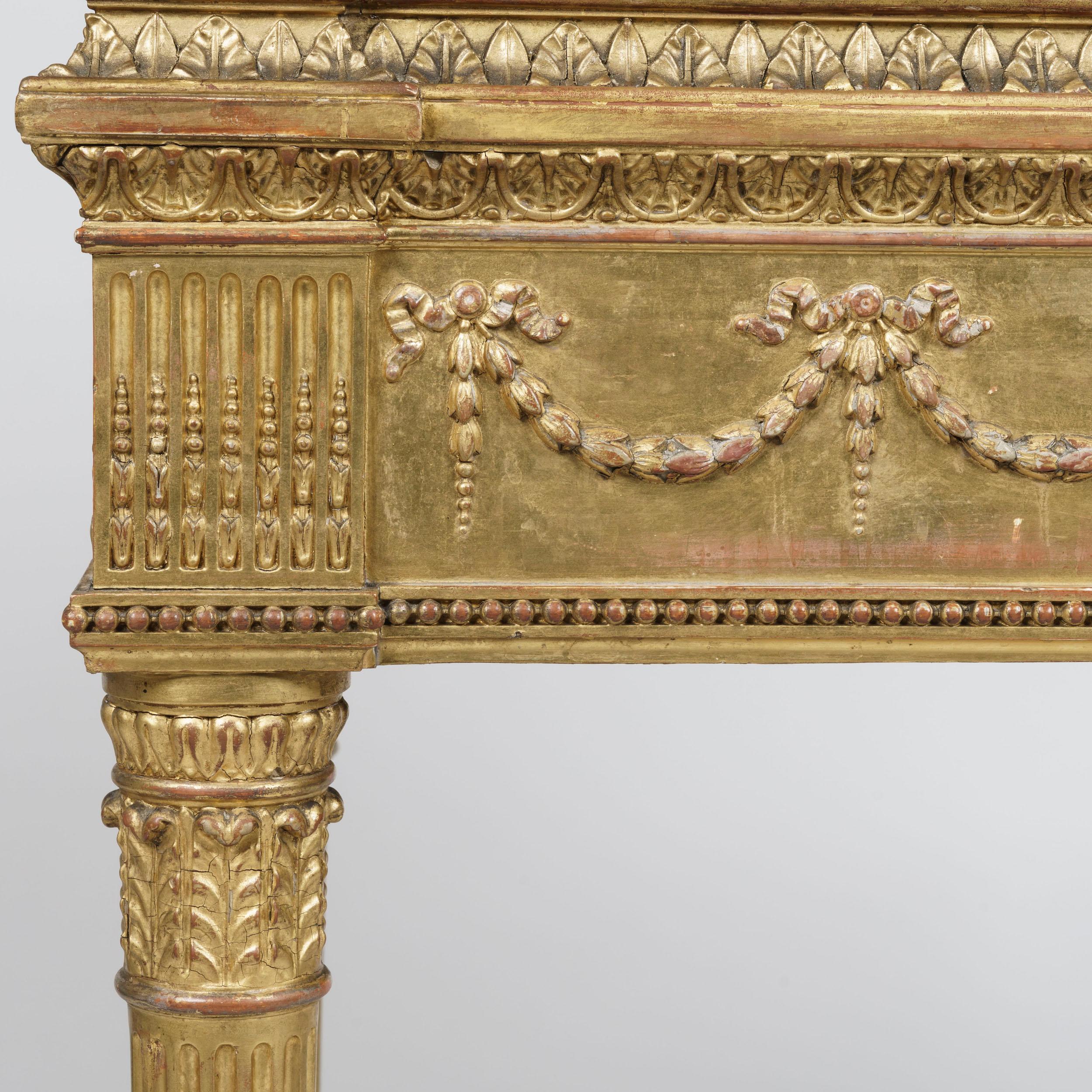 Pair of Neoclassical Carved and Gilded Planters In Good Condition In London, GB