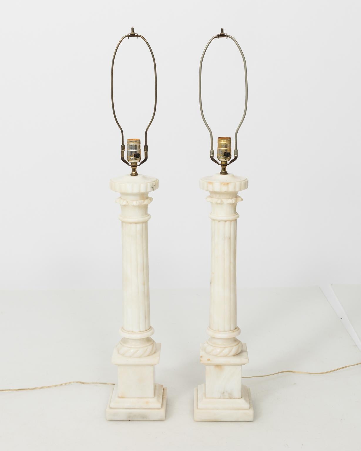 Pair of Neoclassical Column Lamps In Good Condition In Stamford, CT