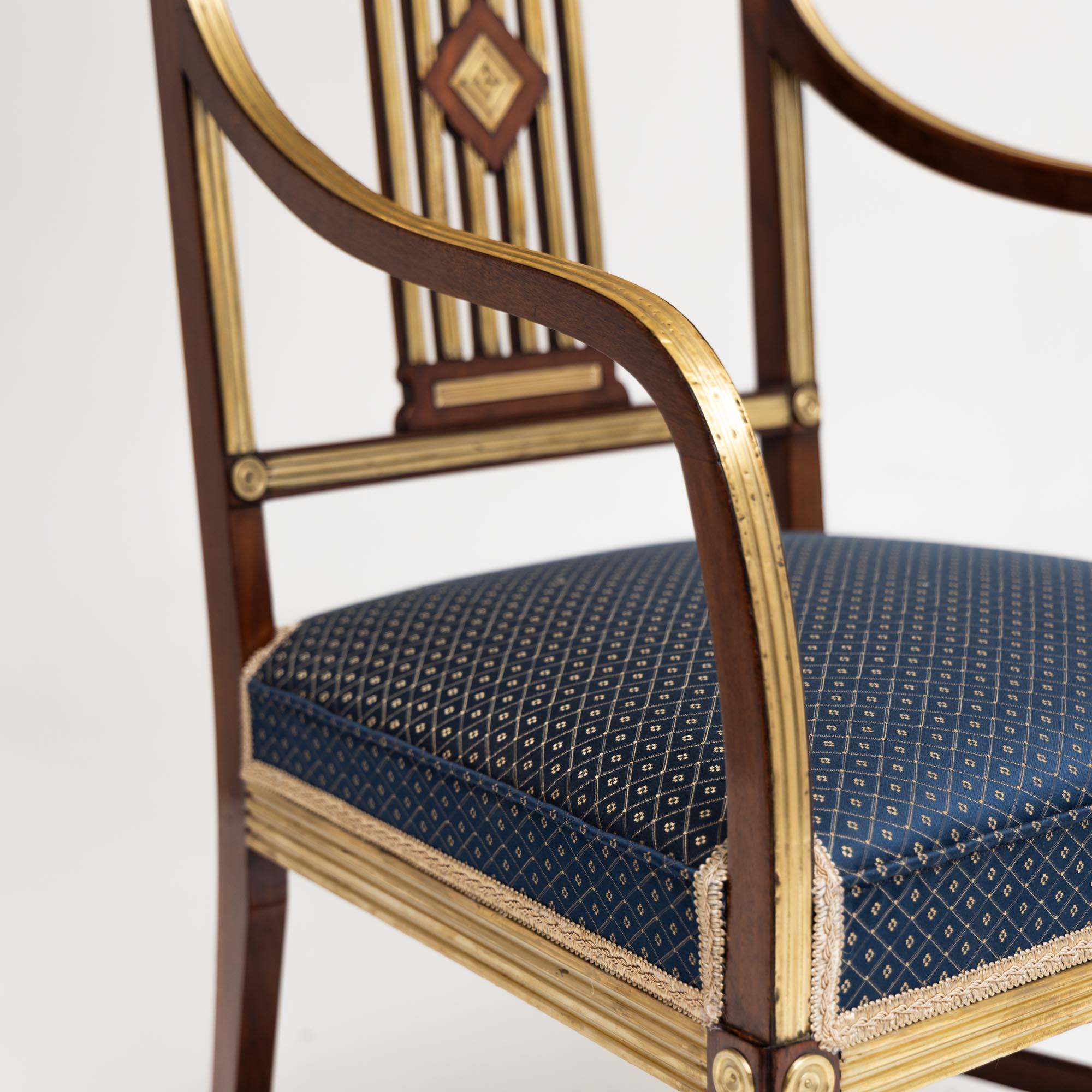 Paire de chaises de salle à manger néoclassiques, laiton, États baltes, fin du XVIIIe siècle en vente 3