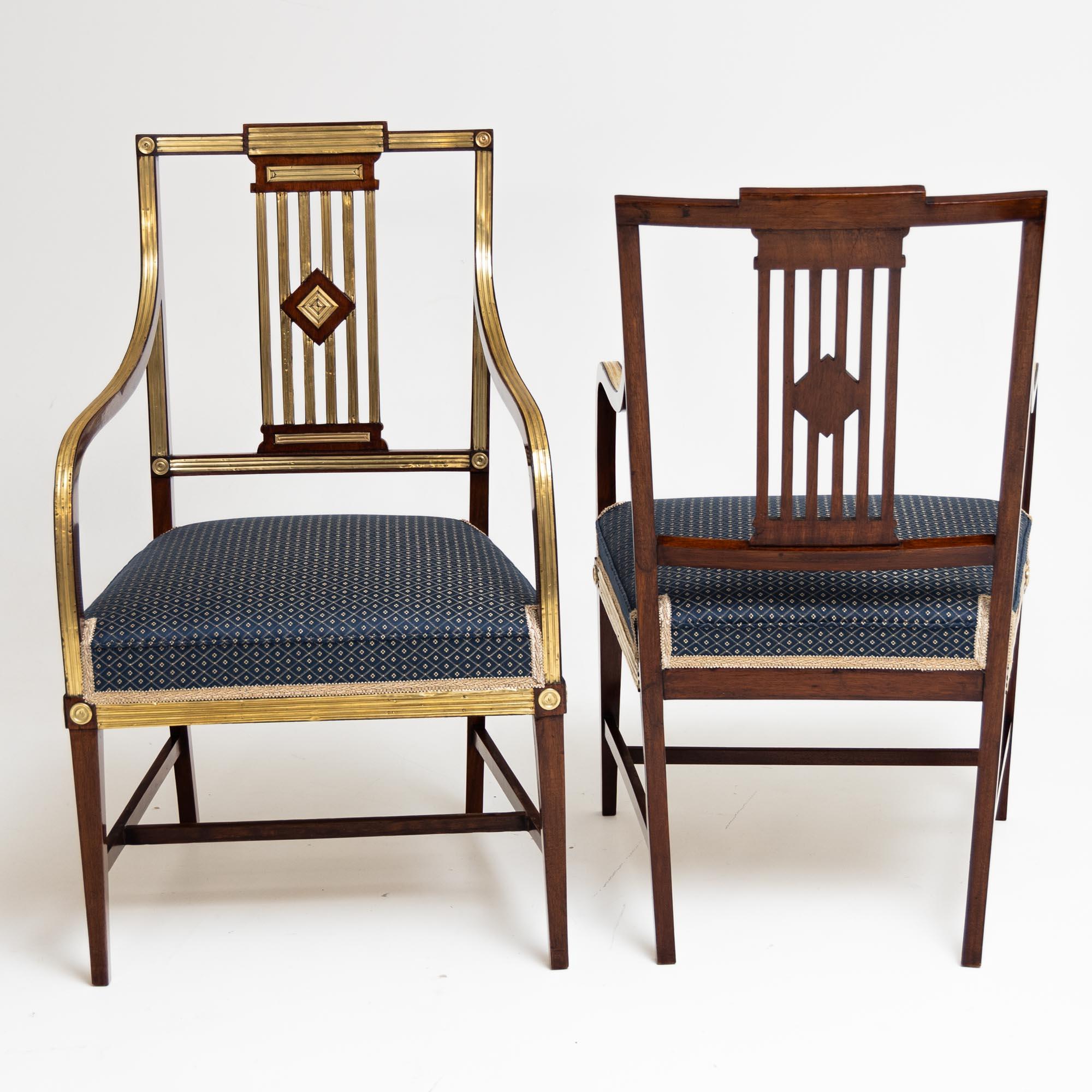 Paire de chaises de salle à manger néoclassiques, laiton, États baltes, fin du XVIIIe siècle en vente 2