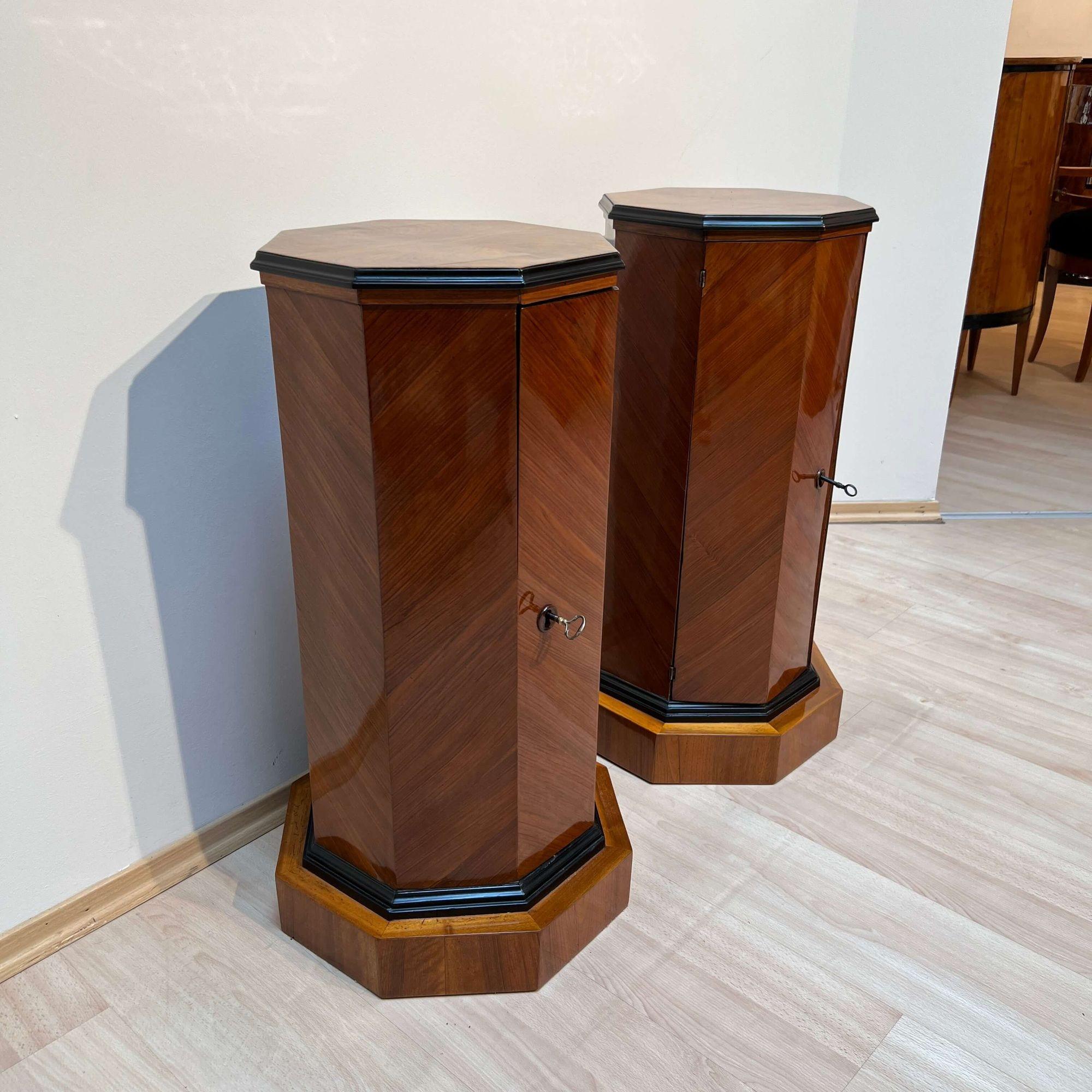Polished Pair of Neoclassical Drum Cabinets, Walnut Veneer, Italy, circa 1830