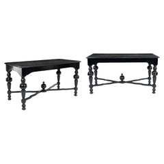 Pareja de mesas suecas neoclásicas ebonizadas de centro o biblioteca