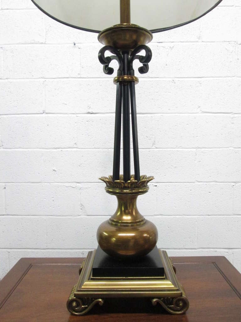 Pair of Neoclassical French Bronze and Wrought Iron Lamps In Good Condition In New York, NY
