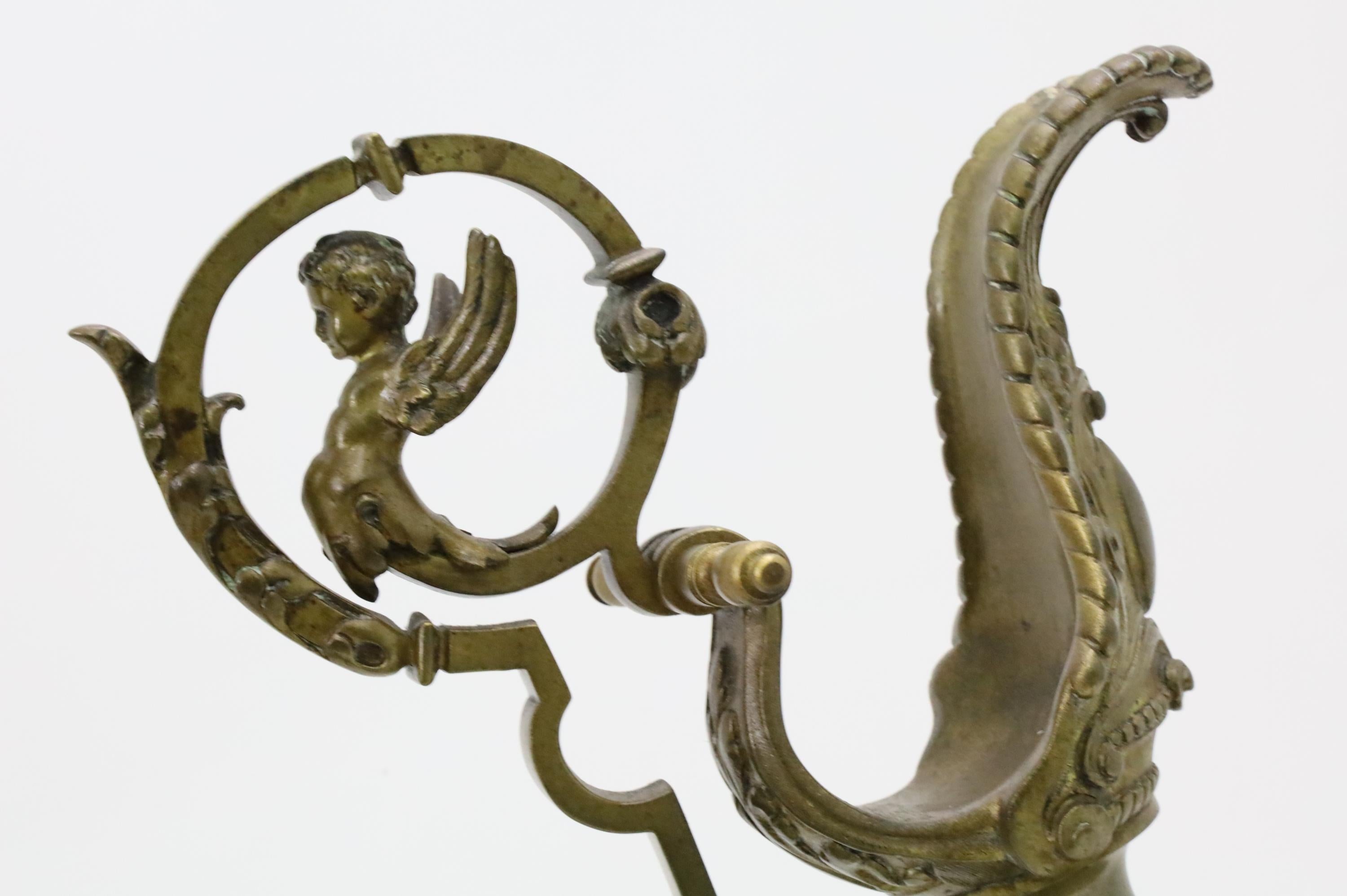 Pair of Neoclassical French Bronze Ewers In Good Condition For Sale In Dallas, TX