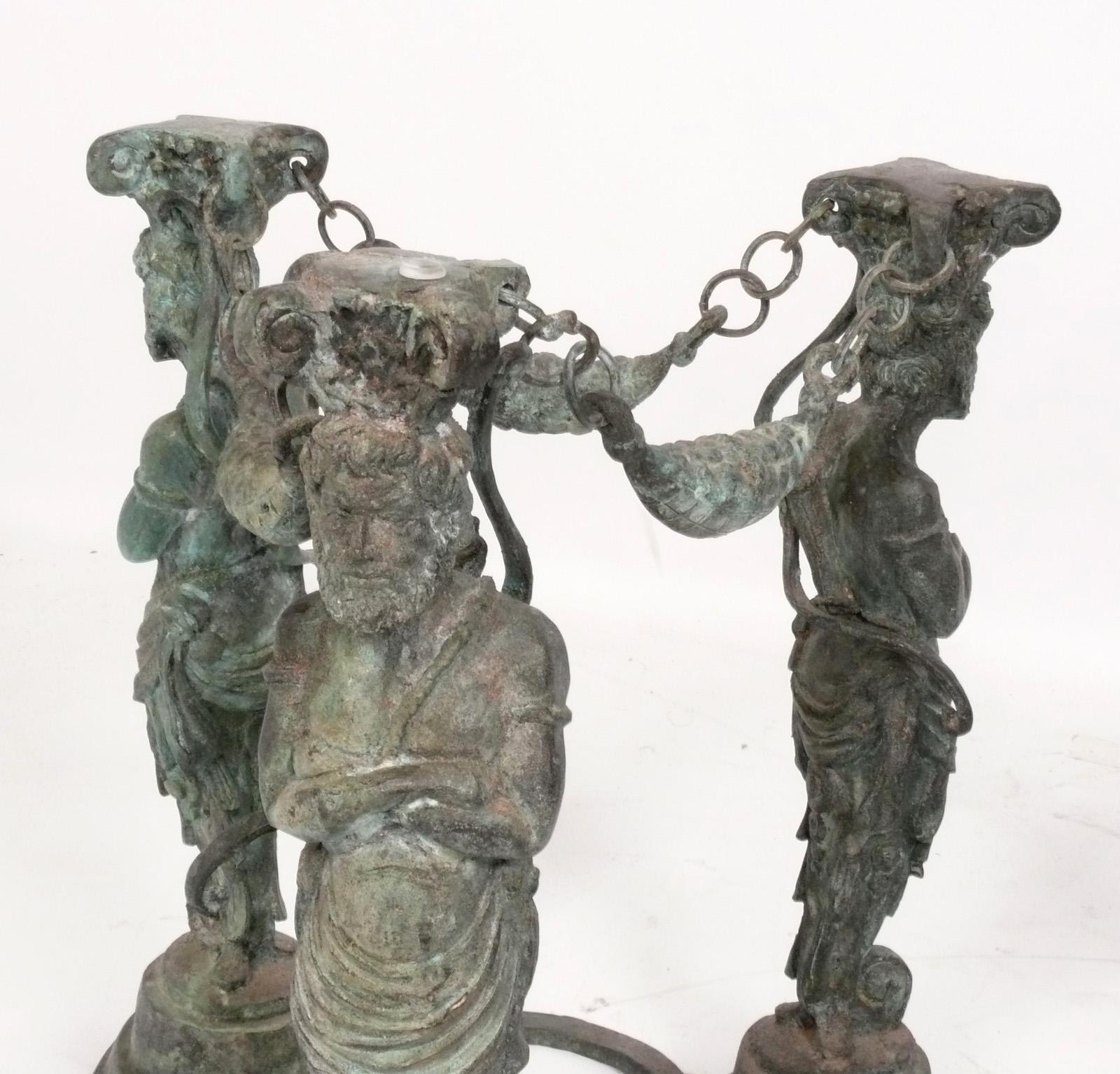 Néoclassique Paire de tables d'appoint néoclassiques grecques en bronze en vente