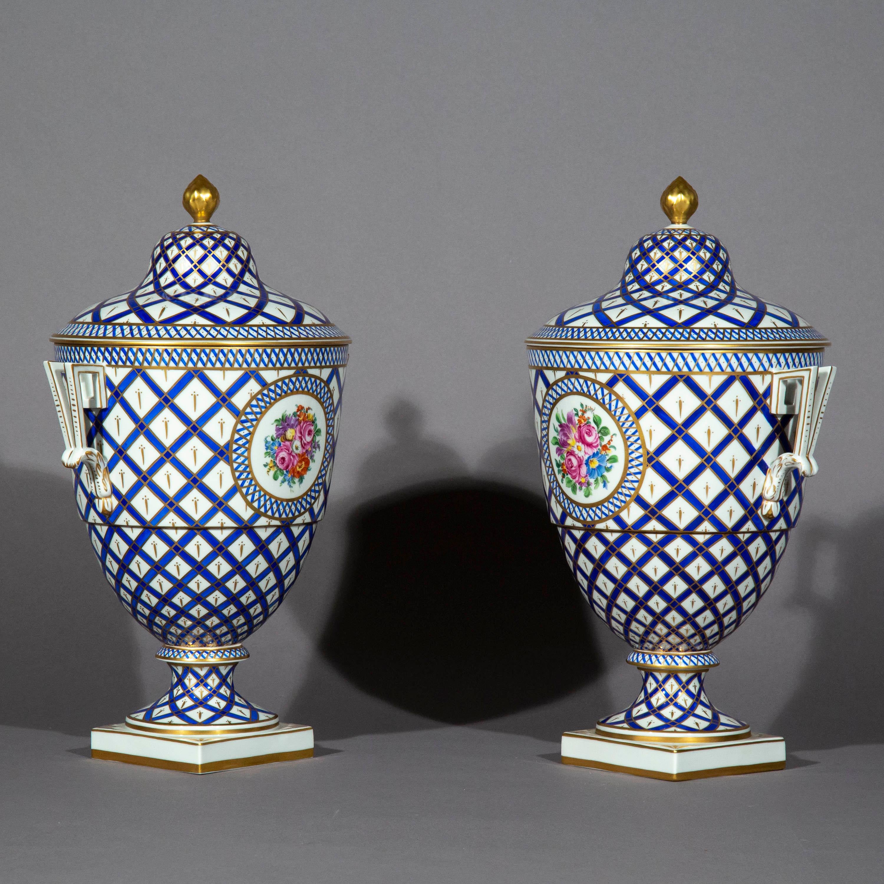 Pair of Hand-Painted Porcelain Vases in the Neoclassical Style For Sale 1