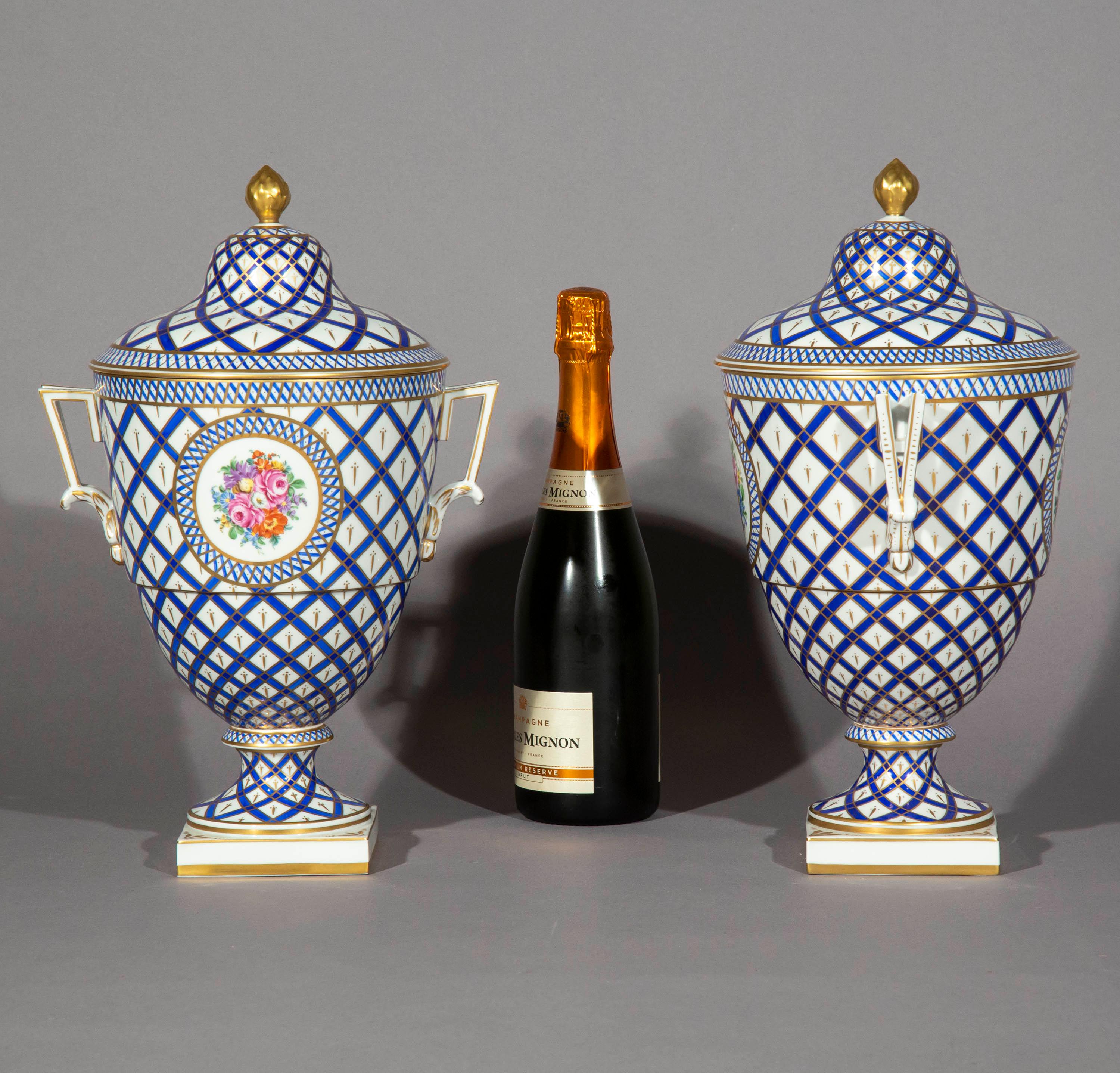 Pair of Hand-Painted Porcelain Vases in the Neoclassical Style For Sale 4