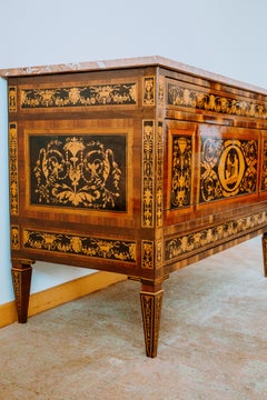 Pair of neoclassical Italian chests of drawers in inlaid wood, XVIII century