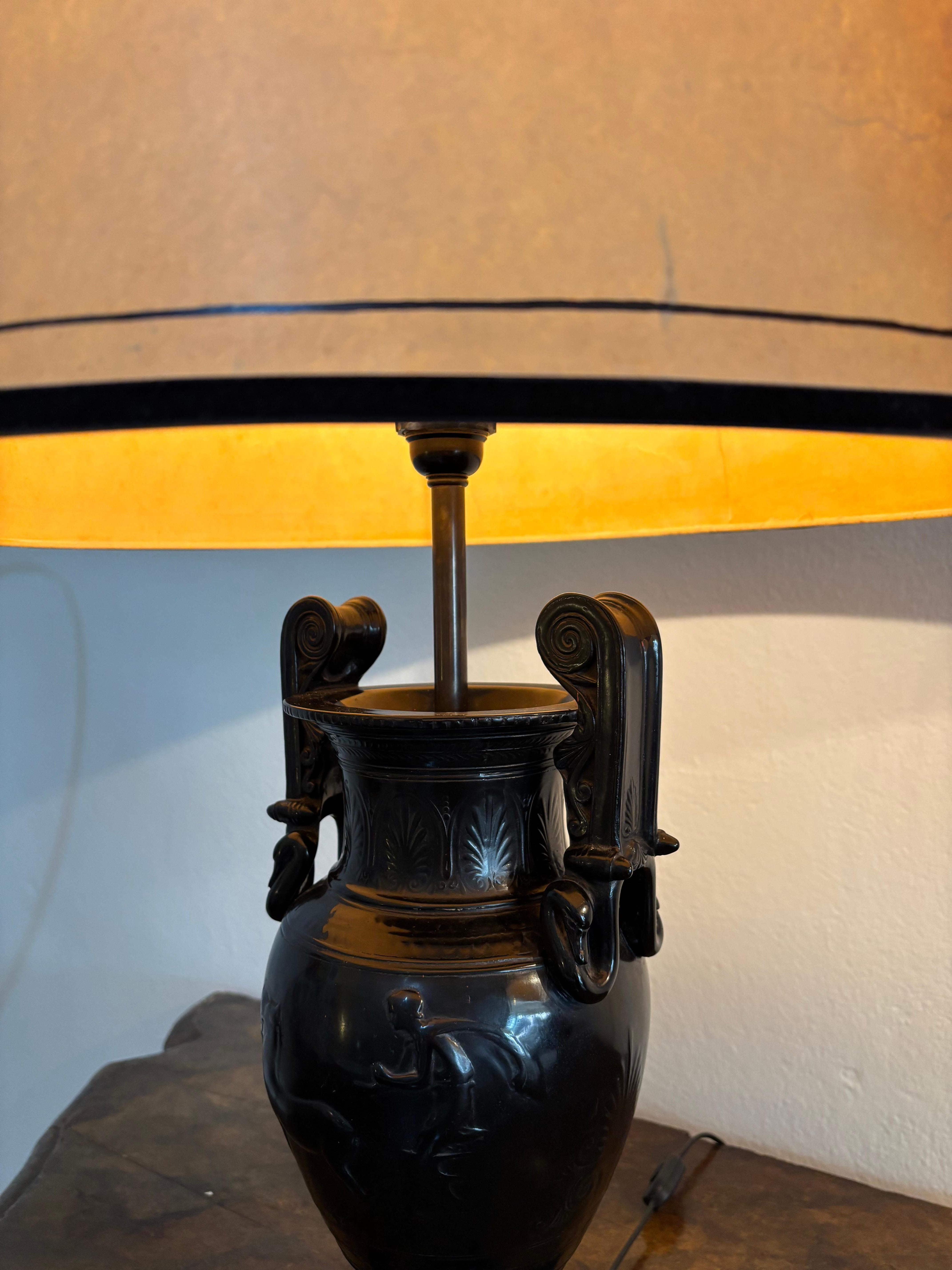 Pair of Neoclassical Lamps Antique Vase Decor, Black Resin, Circa 1970, France For Sale 4