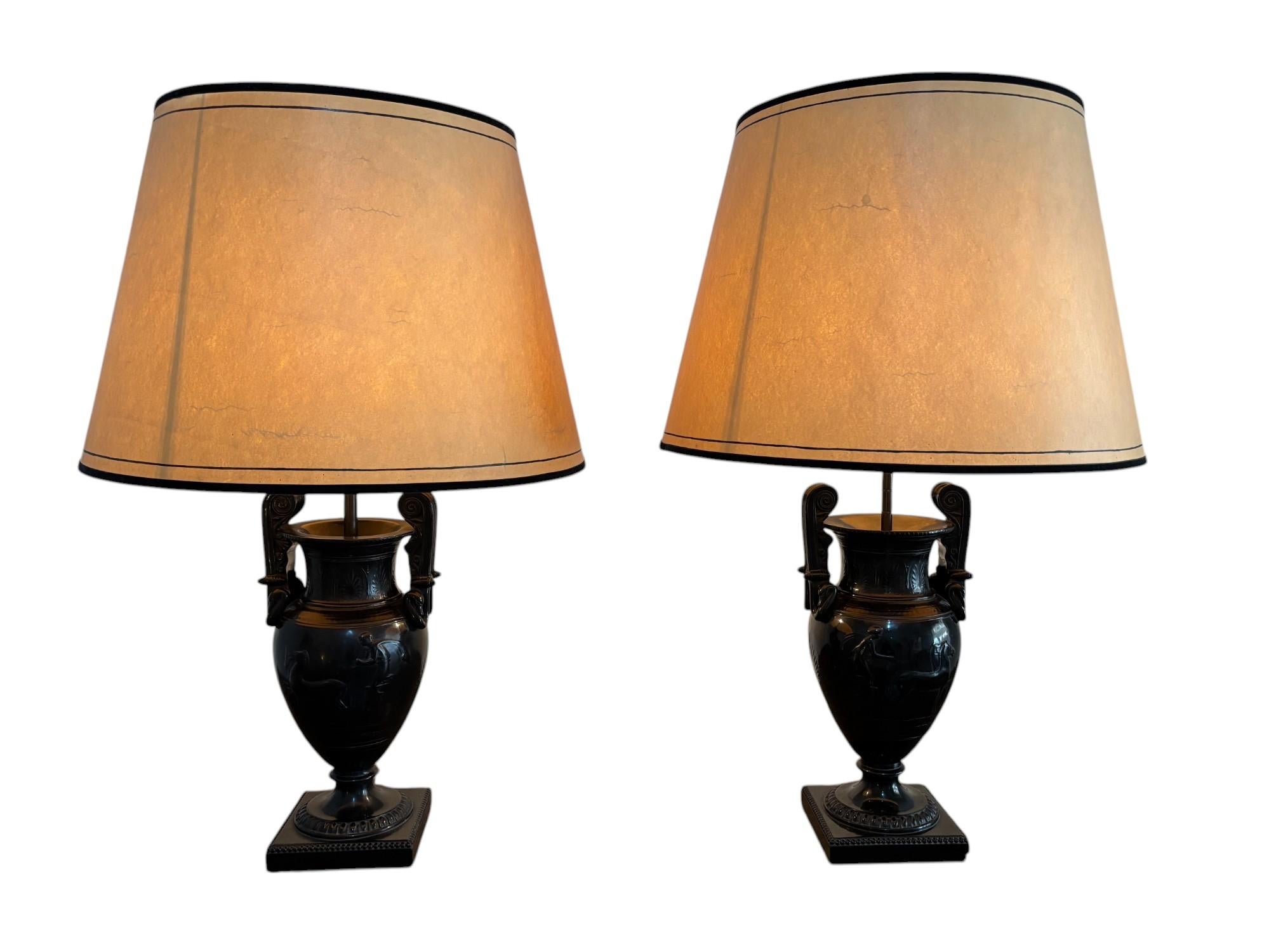 Pair of Neoclassical Lamps Antique Vase Decor, Black Resin, Circa 1970, France For Sale 5