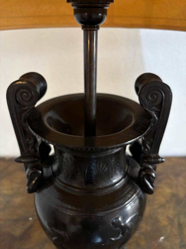 Pair of Neoclassical Lamps Antique Vase Decor, Black Resin, Circa 1970, France In Good Condition For Sale In Nice, Cote d' Azur