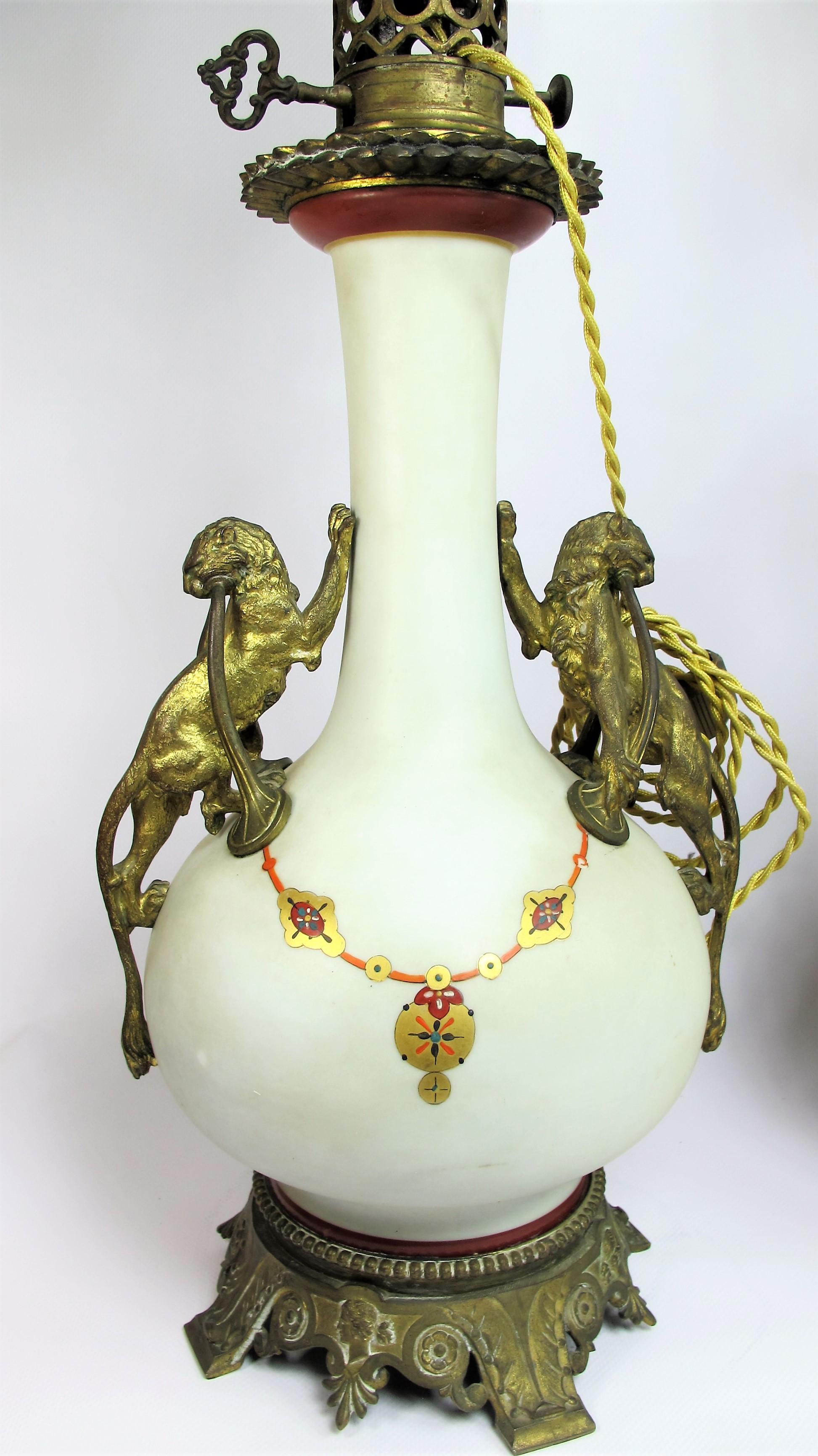 Gilt Pair of Neoclassical Lamps in Porcelain and Bronze, 19th Century For Sale
