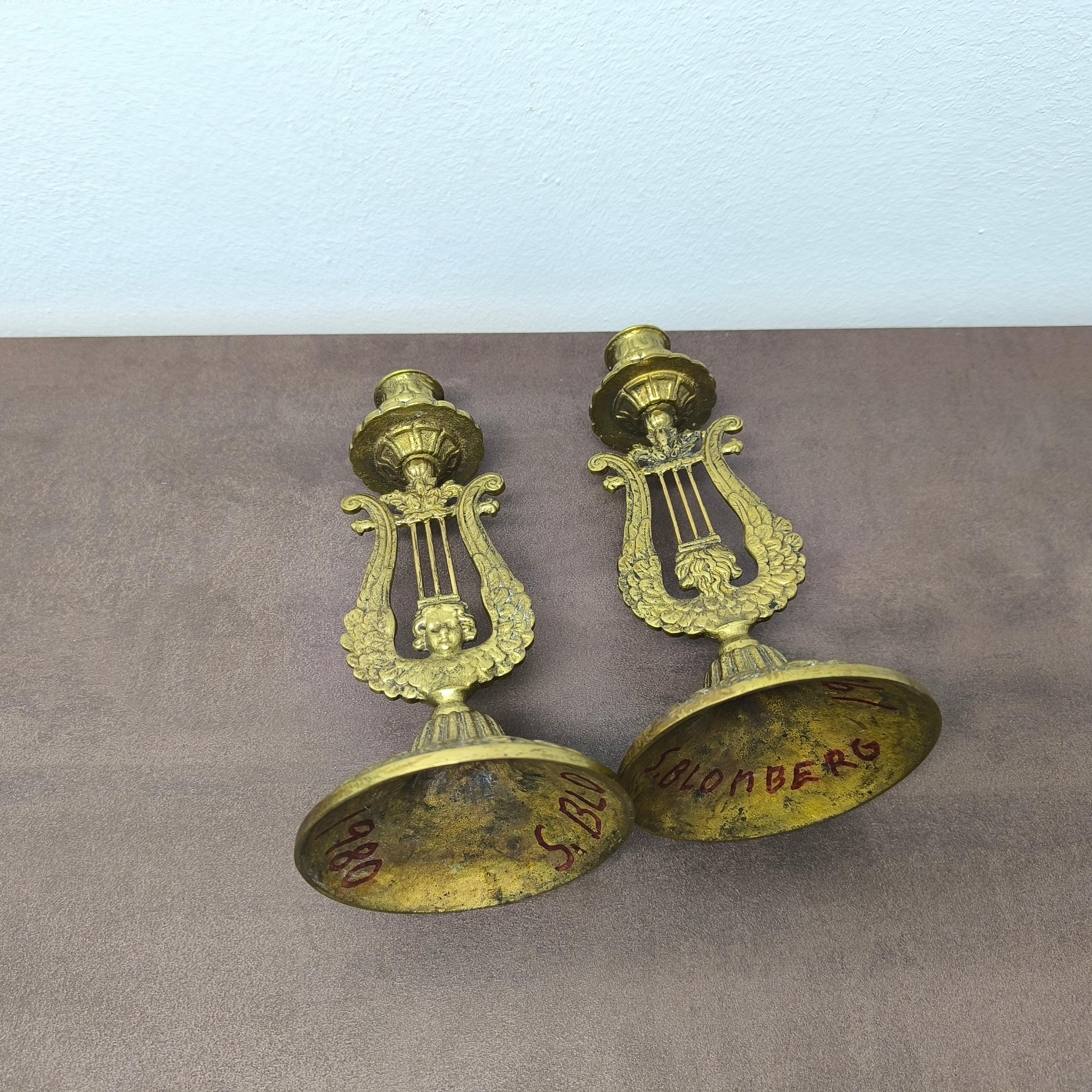 Pair of Neoclassical Lyre-Form Brass Candlesticks, Sculptural and Ornate For Sale 4