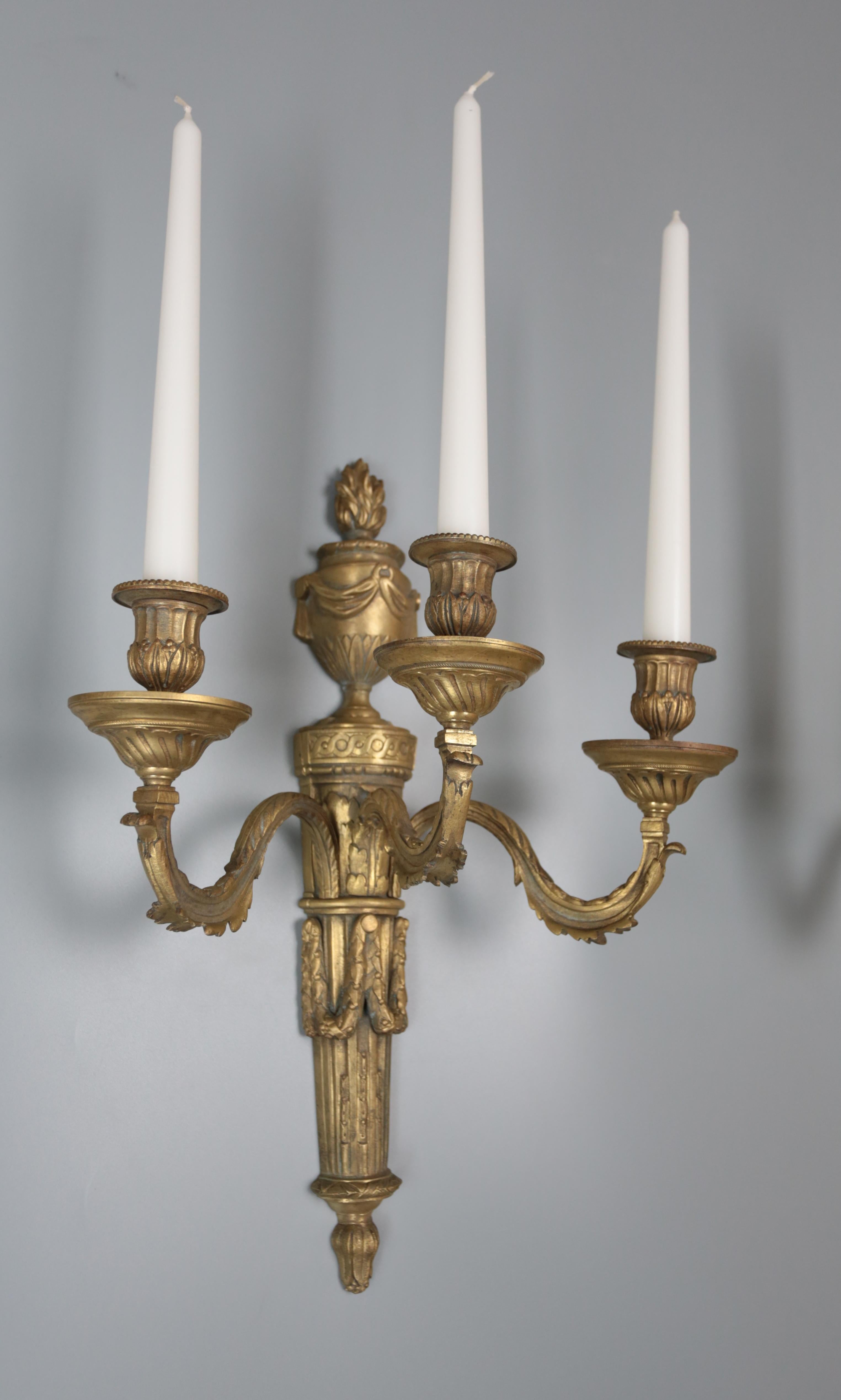 French Pair of neoclassical Mazarin wall sconces For Sale