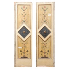 Paire de portes néoclassiques peintes avec motifs arabesques, vers 1800